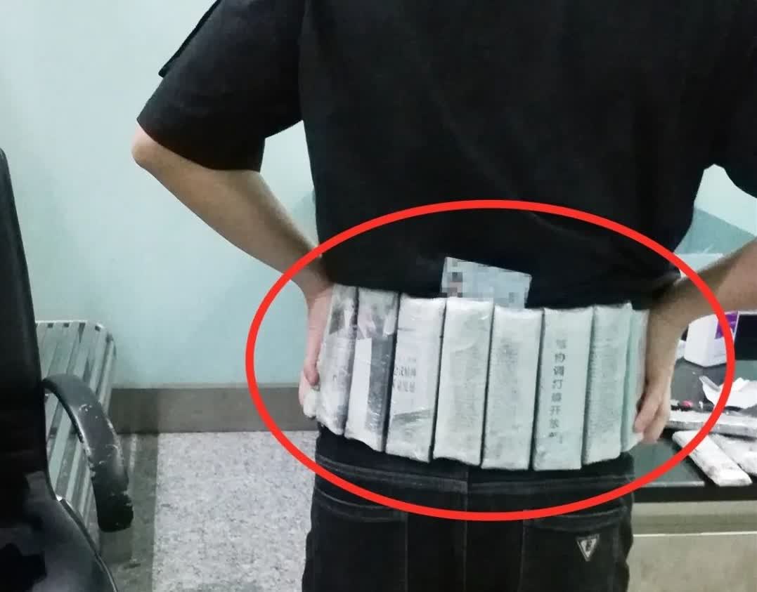 Smuggler tries to sneak 239 CPUs past Chinese customs by strapping them to his body