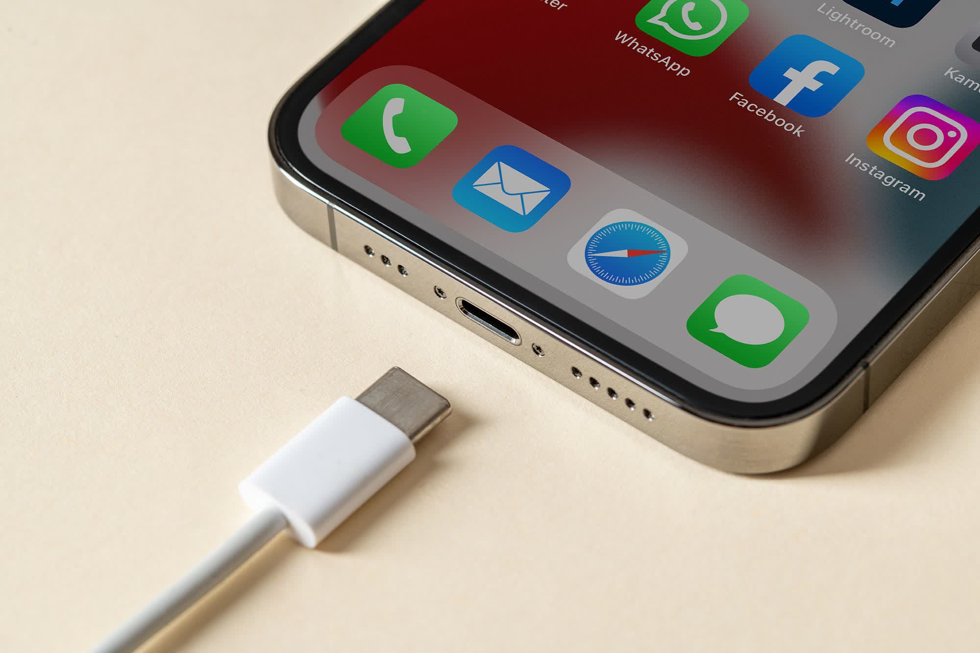 Apple warned not to throttle charging and data speeds of non-MFi (made for iPhone) USB-C cables