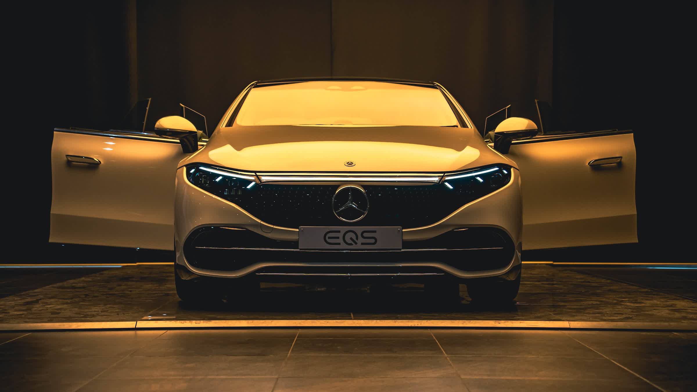 You are currently viewing Mercedes wants EV buyers to get used to paywalled features