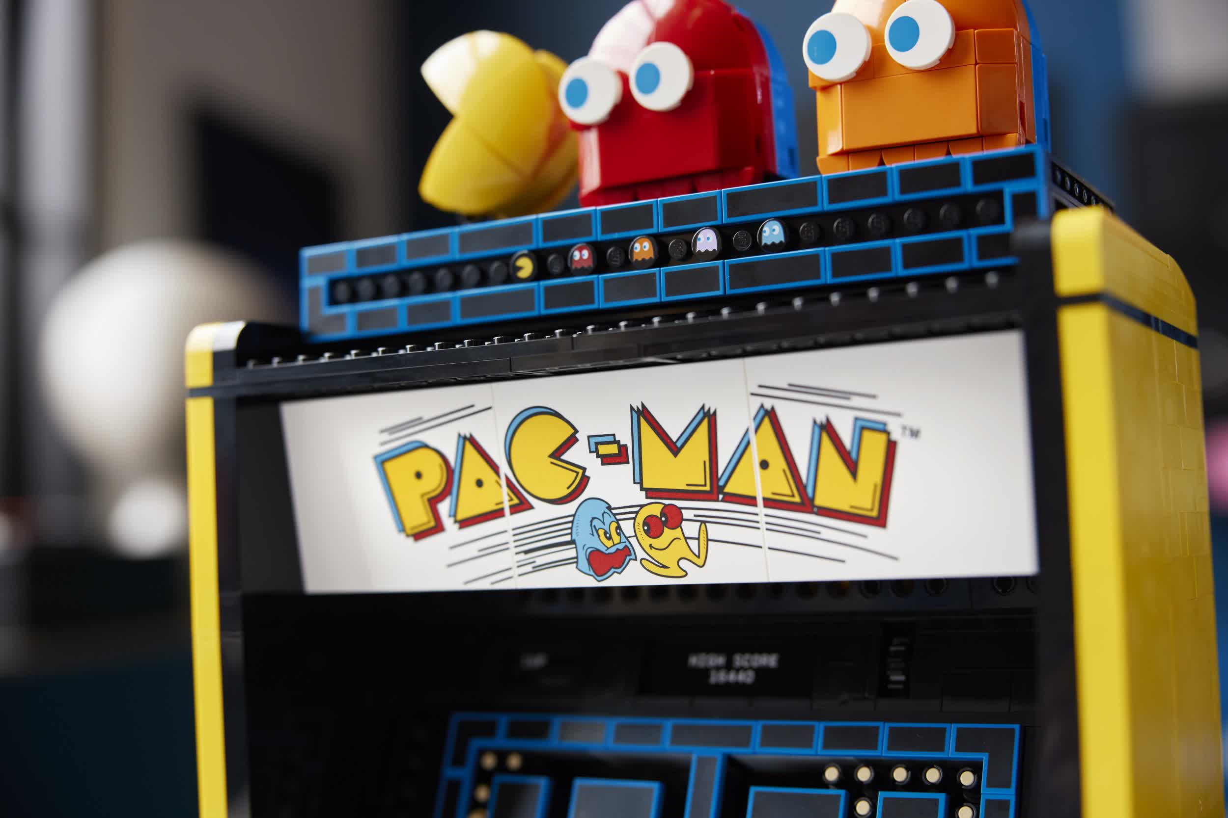 Pixels in motion: Lego's Pac-Man Arcade set comes to life with mechanical crank