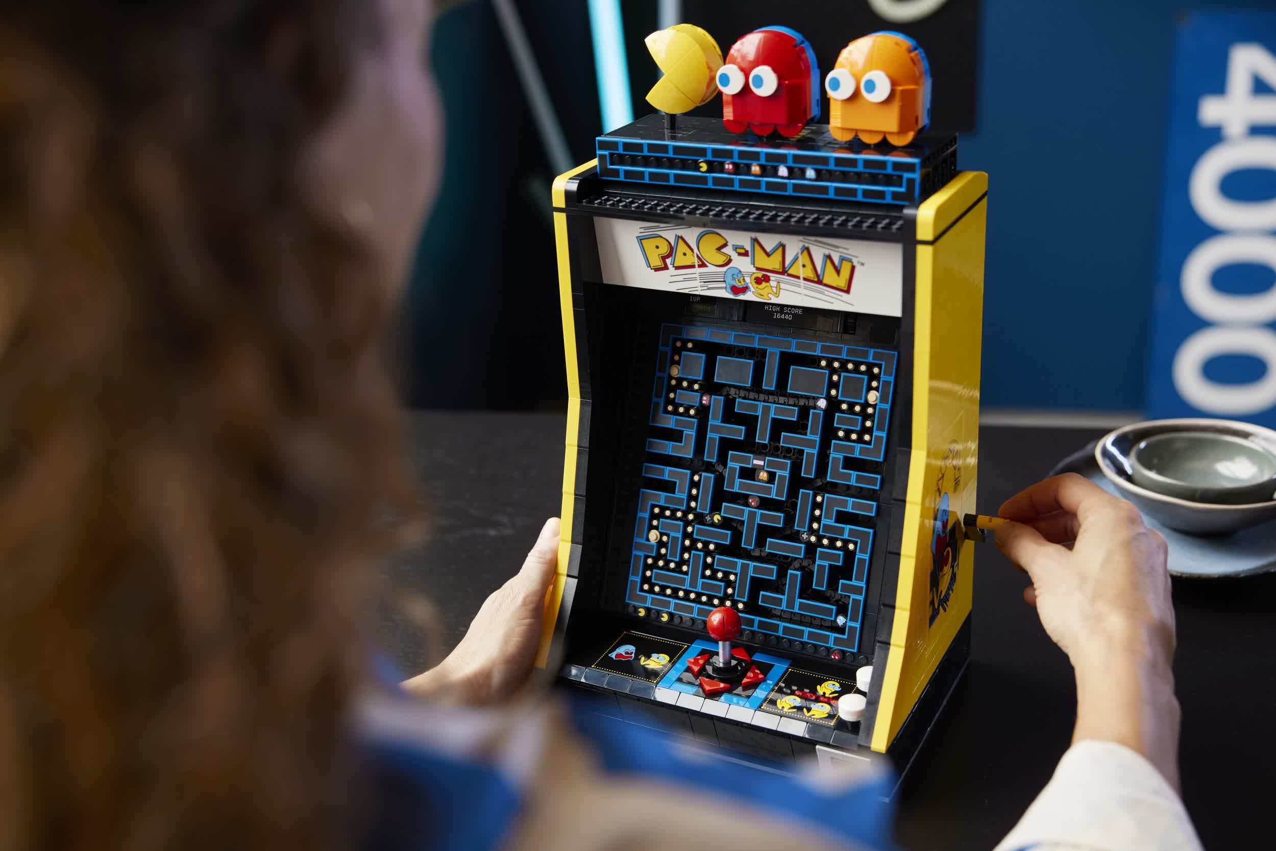 Pac-Man 99 To Shut Down Online Service In October - News