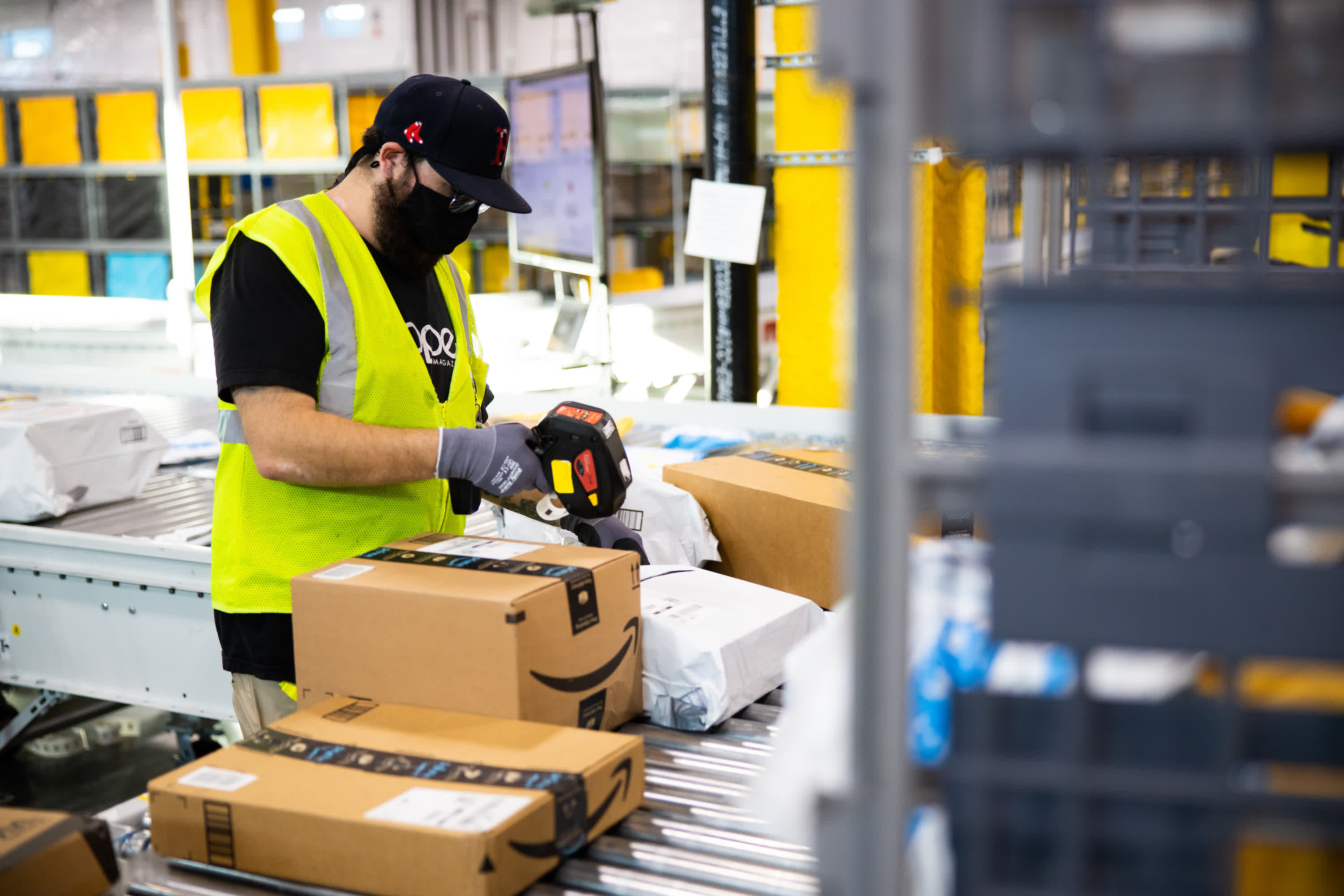 Amazon to lean on local businesses for last mile delivery