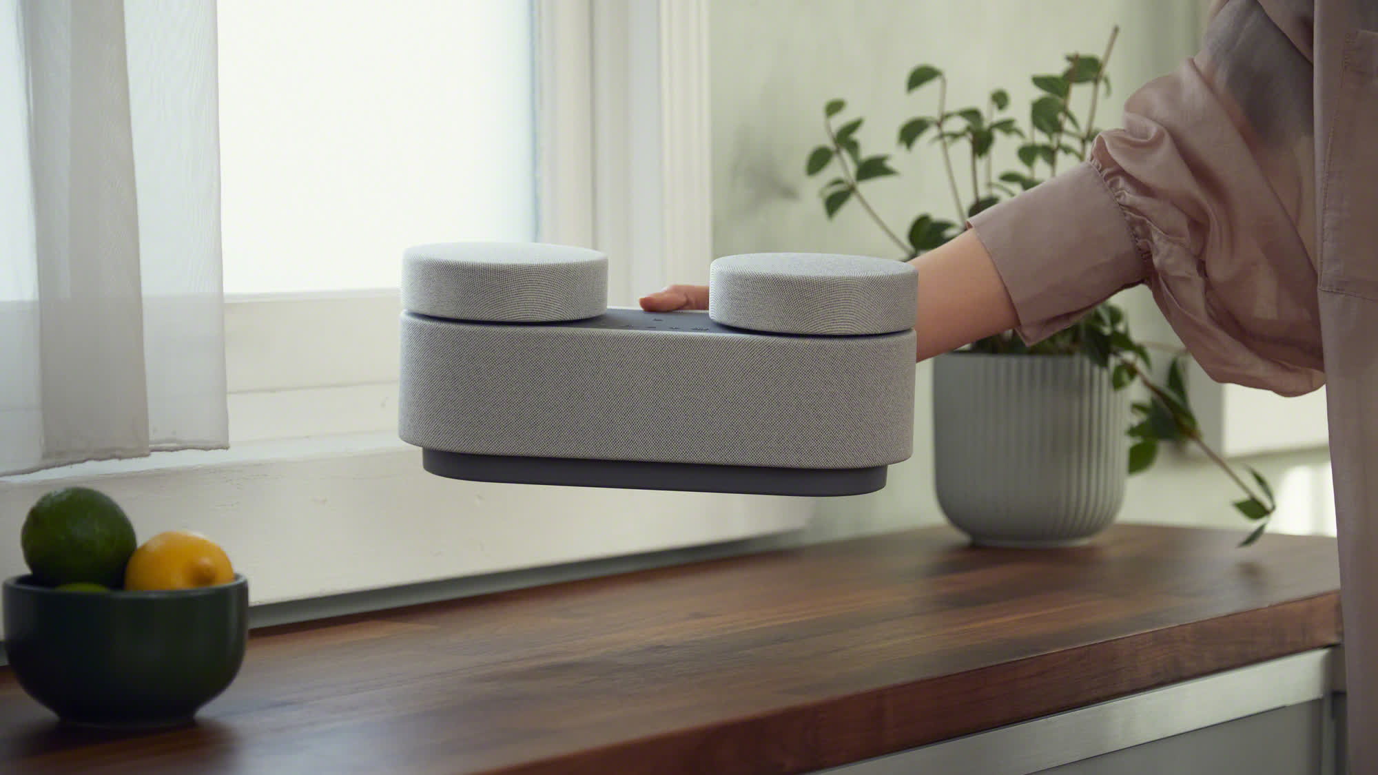 Sony Unveils Portable Bluetooth Speaker System For On the go Surround sony-unveils-portable-bluetooth-speaker-system-for-on-the-go-surround