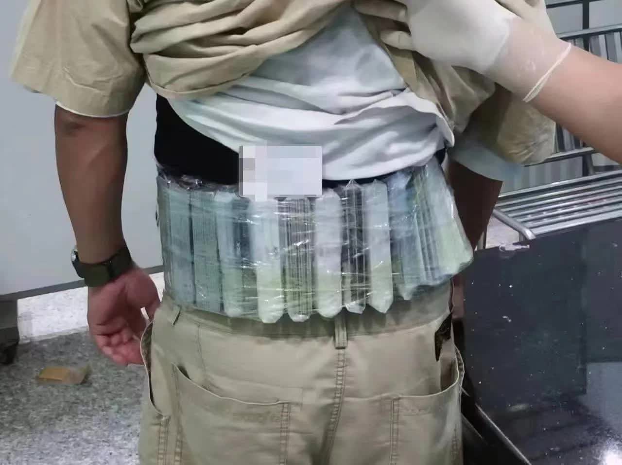 Chinese customs bust smuggler with 420 SSDs strapped to his body