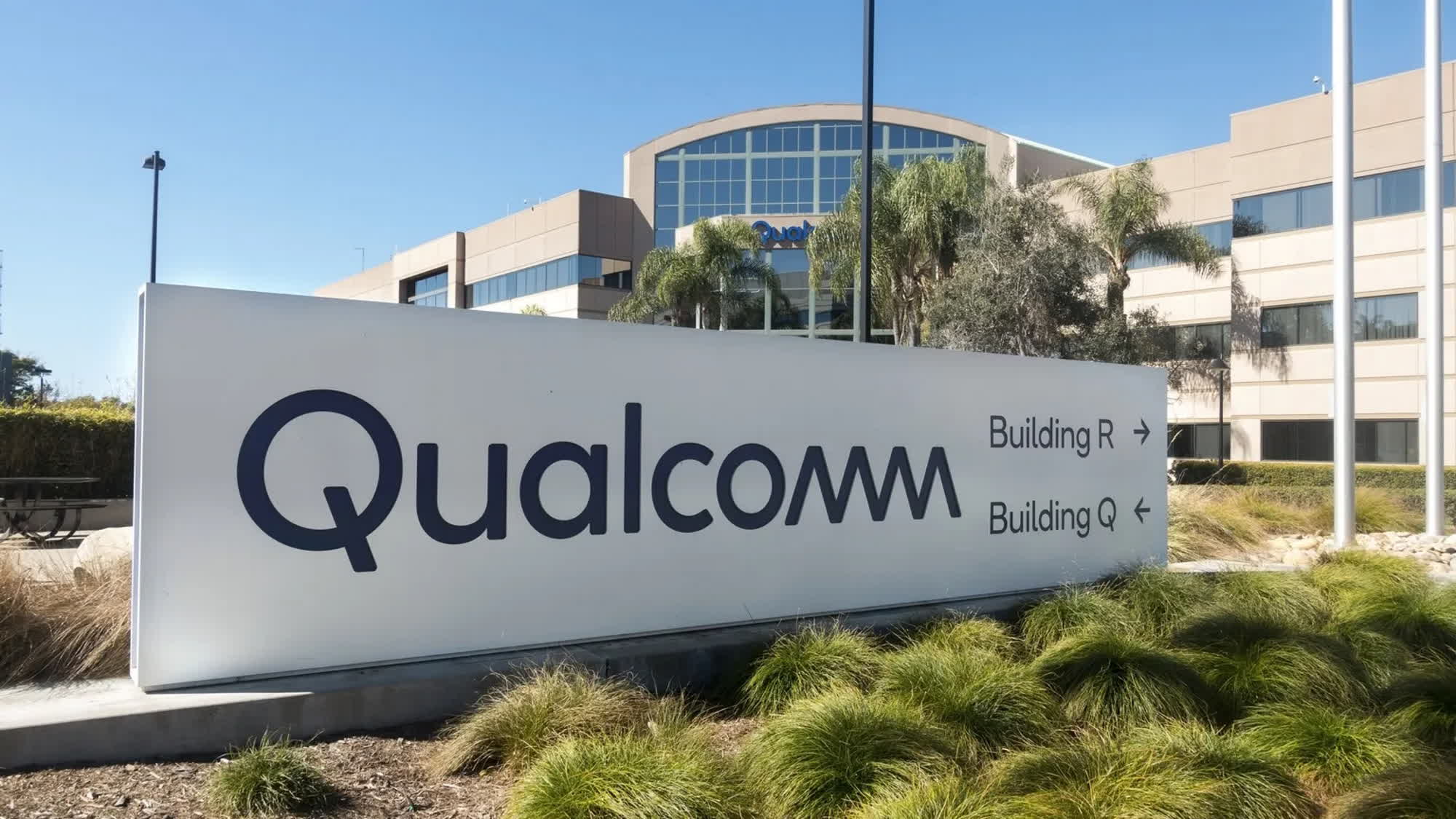 Qualcomm's quarterly results mirror broader smartphone market decline