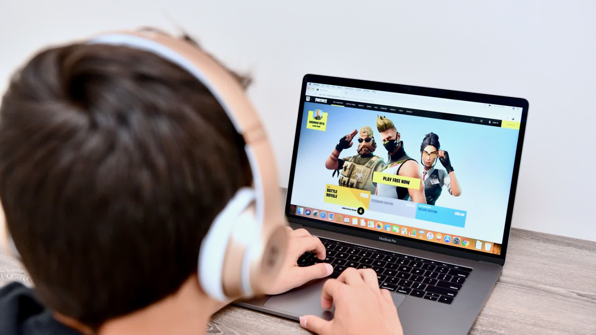 Marketing scam targets kids with Fortnite and Roblox offers