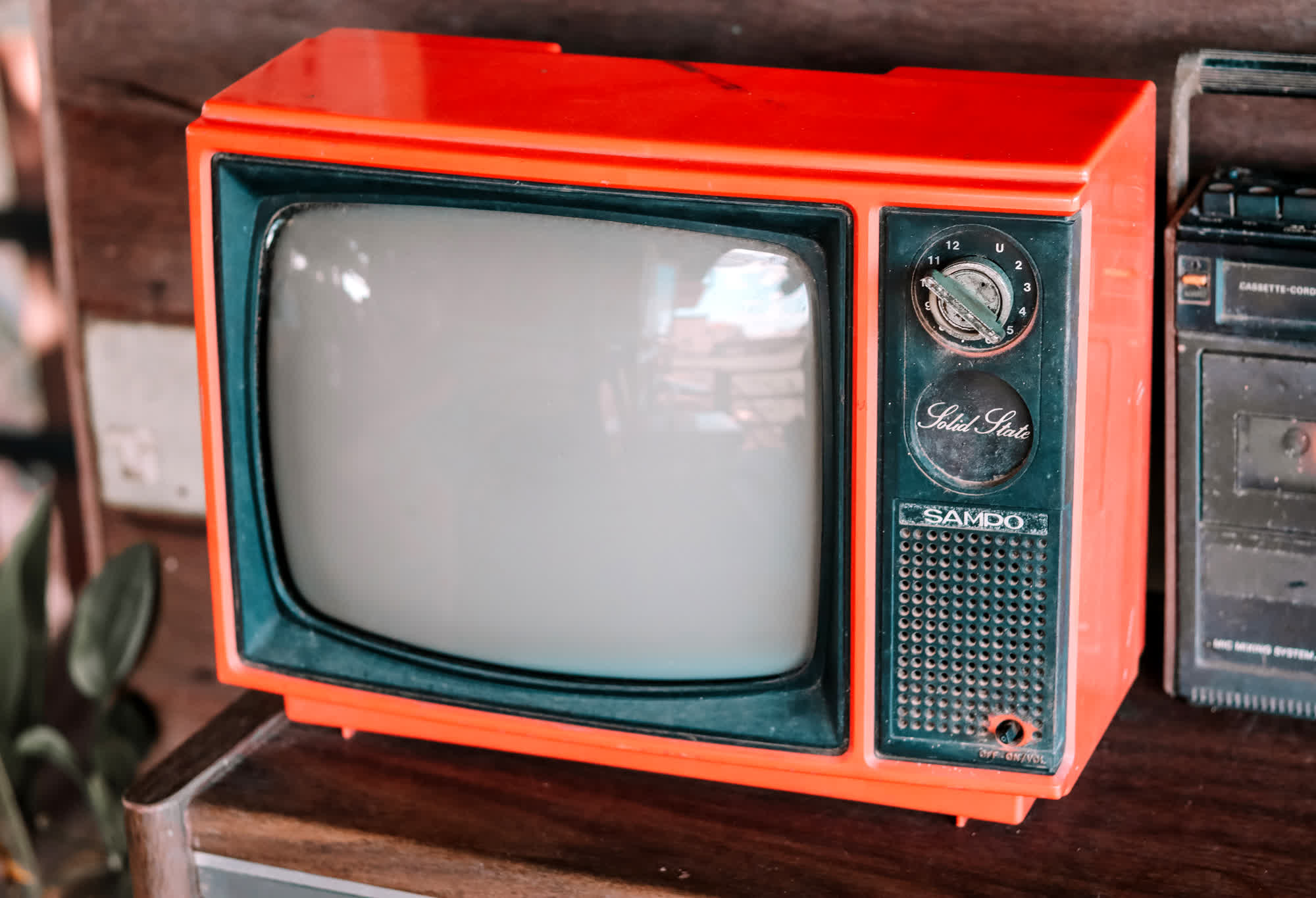 Linear TV viewing falls below 50% among US audiences for the first time