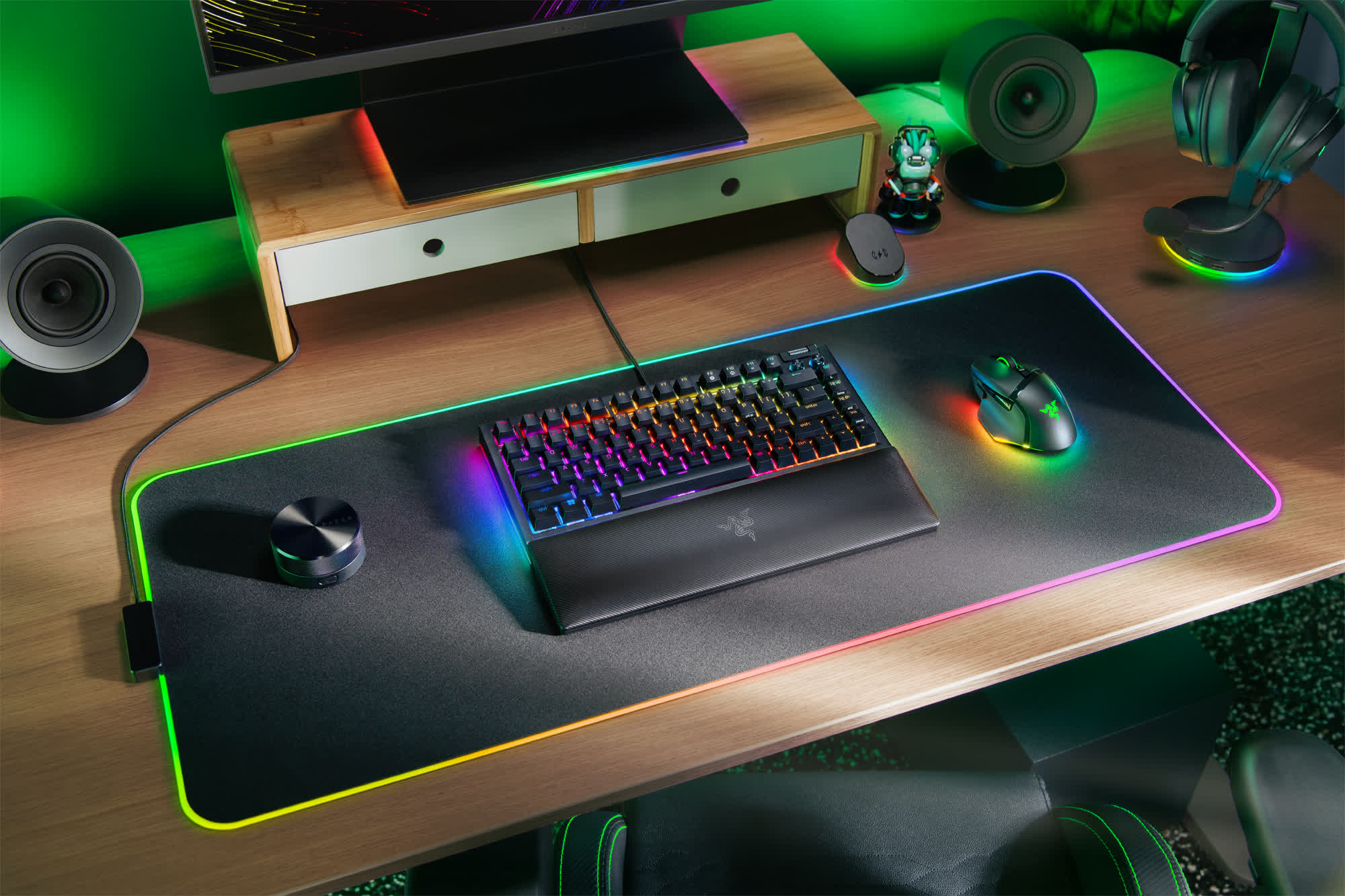 Razer BlackWidow V4 75% features hot-swappable switches, sound dampening
