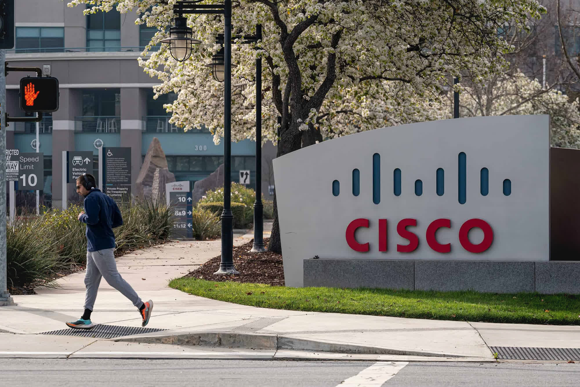 Cisco to acquire cybersecurity specialist Splunk for $28 billion