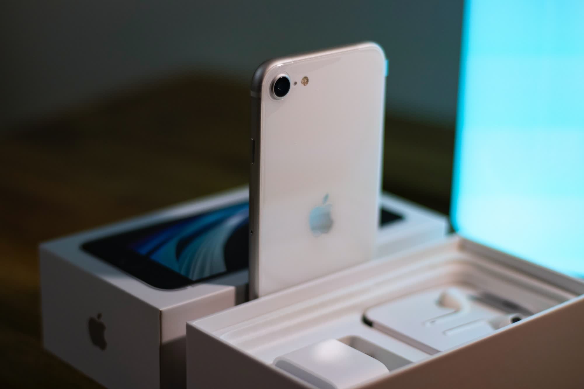 iPhone SE 4 leak details revamped design based on the iPhone 14
