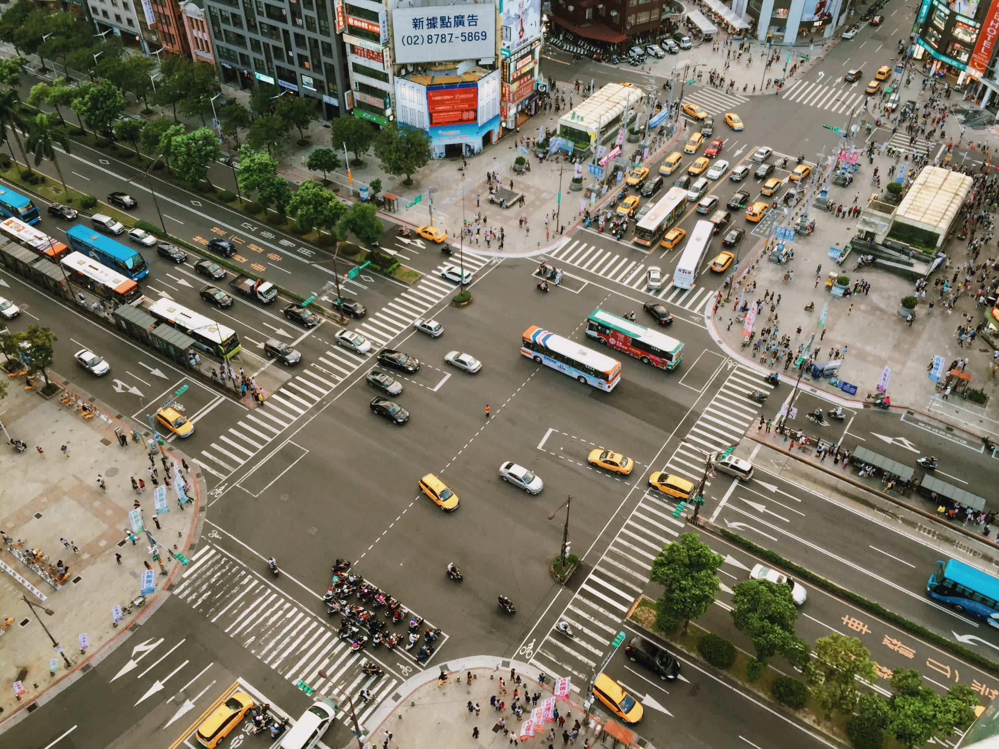 Google's Green Light AI project is improving traffic lights, cutting wait times and emissions