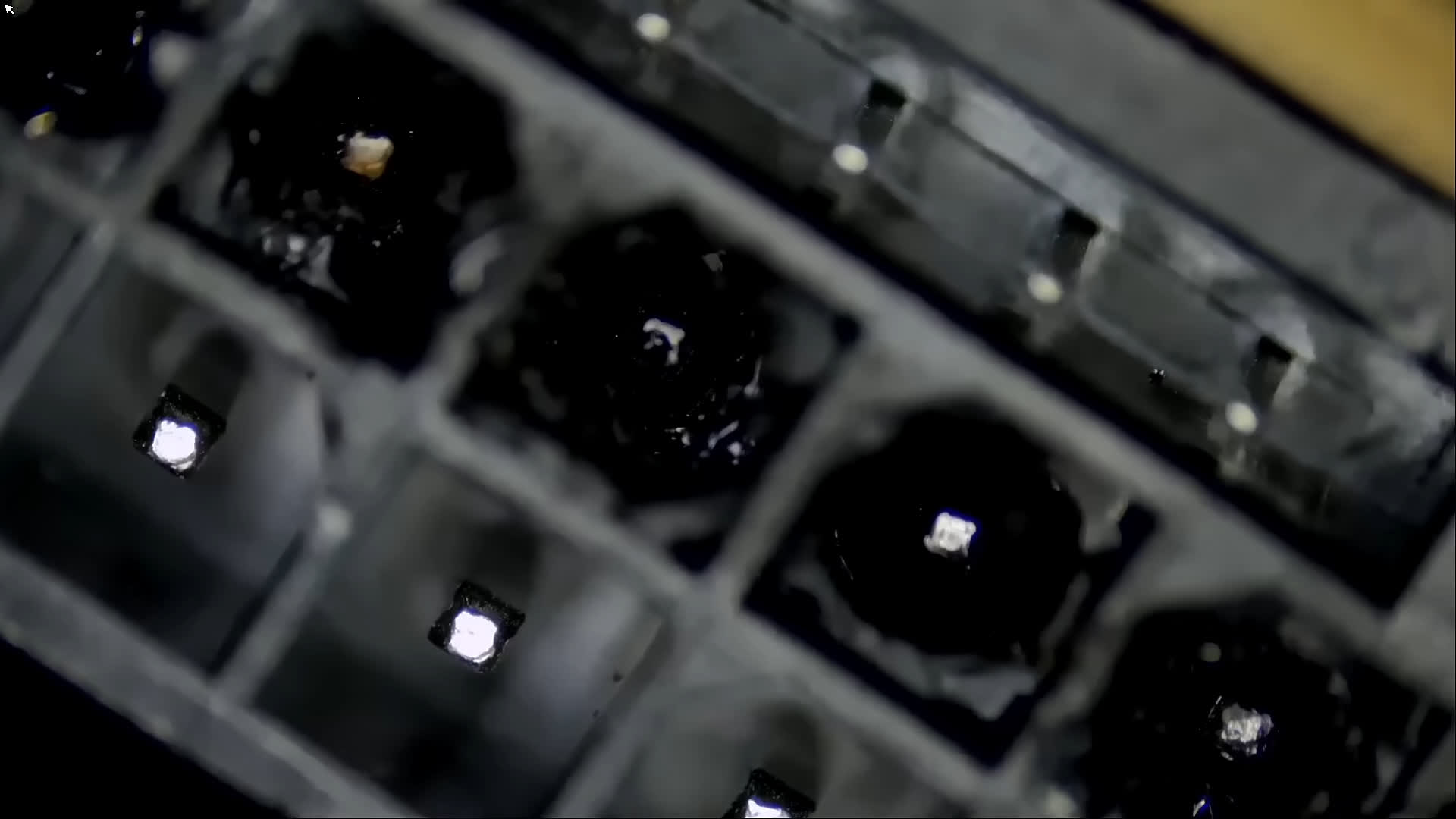 Igor'sLab Lays Out Issue With Melting NVIDIA 12VHPWR Adapter