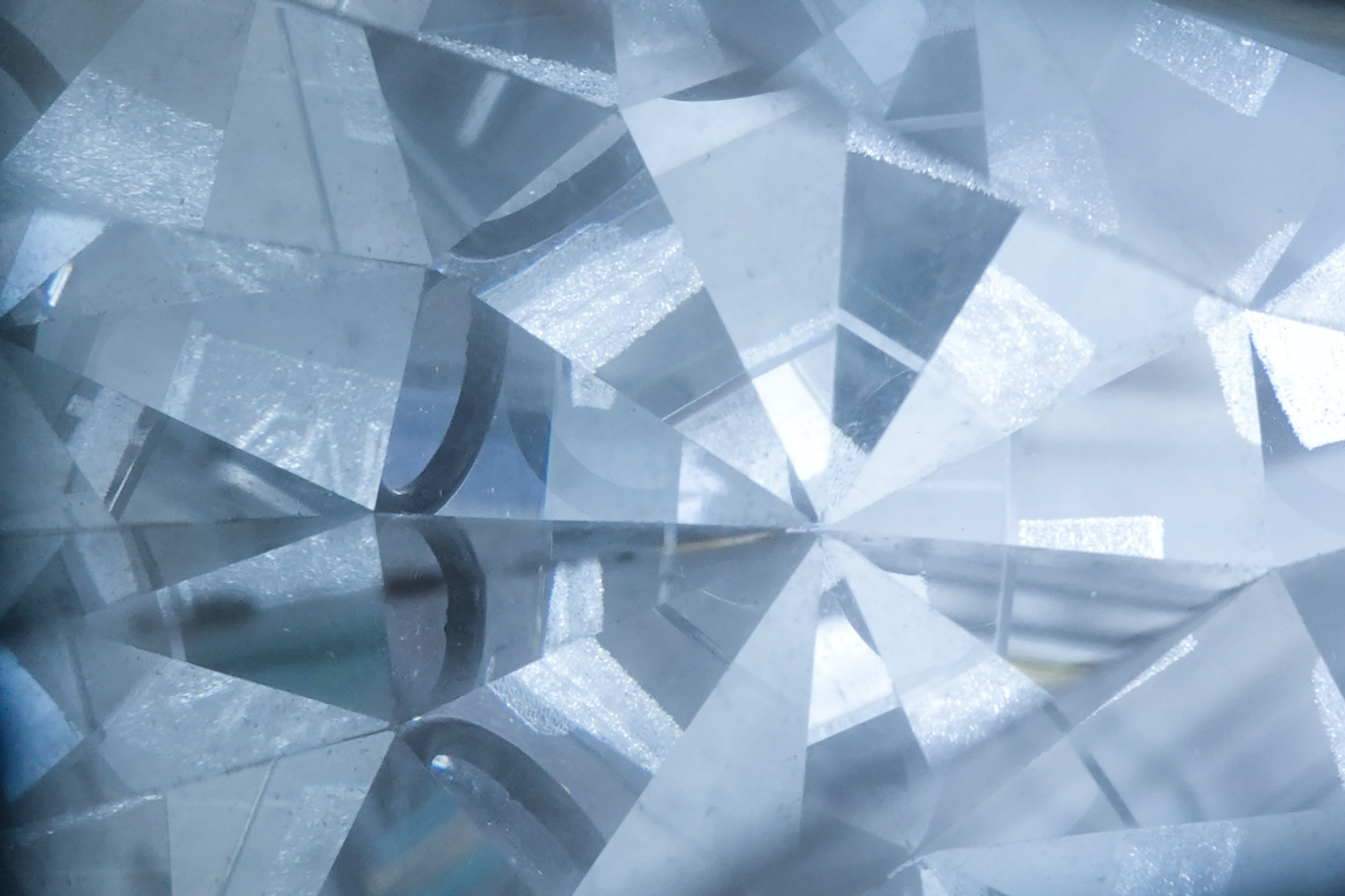 Researchers achieve data storage breakthrough using diamond defects