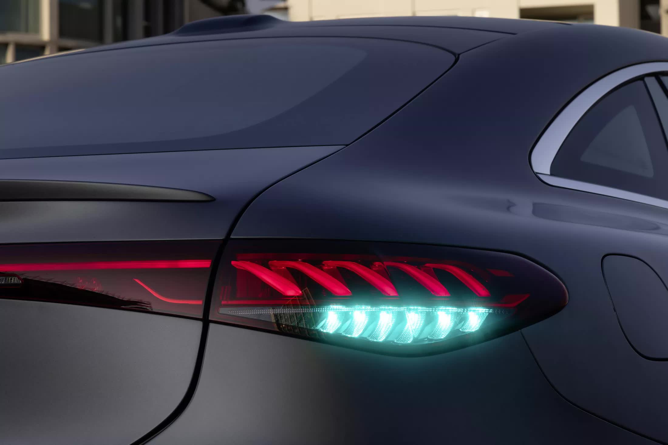 Mercedes-Benz debuts turquoise exterior lights to indicate the car is self-driving