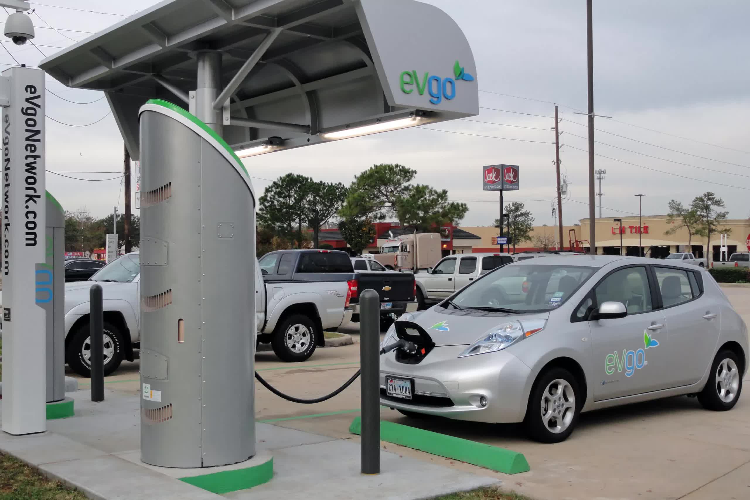 Plug-in hybrids are driving EV sales growth, but industry faces roadblocks ahead | TechSpot