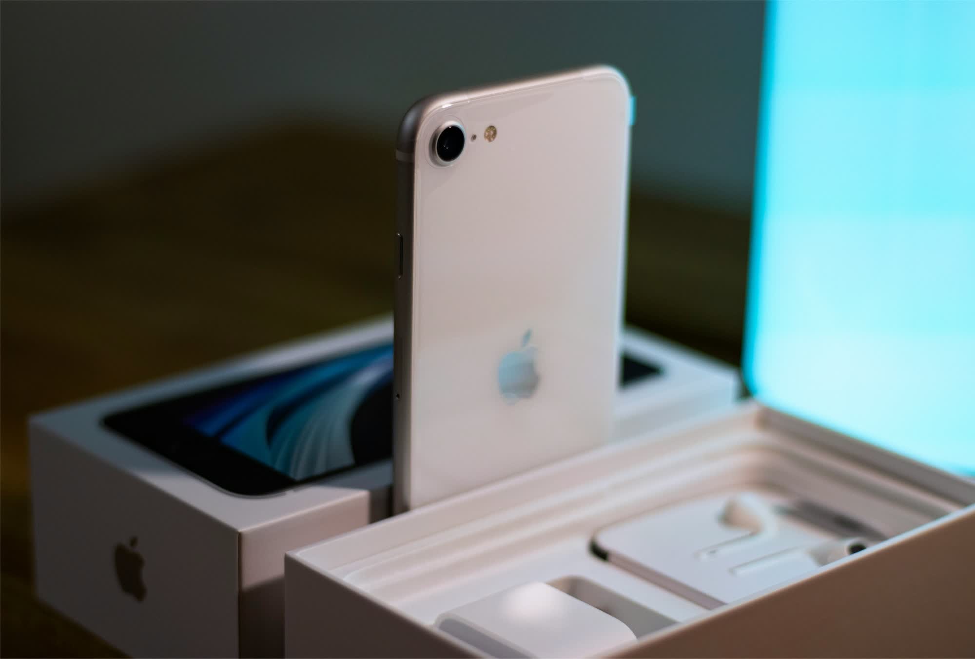 iPhone SE 4 expected for an early 2025 launch