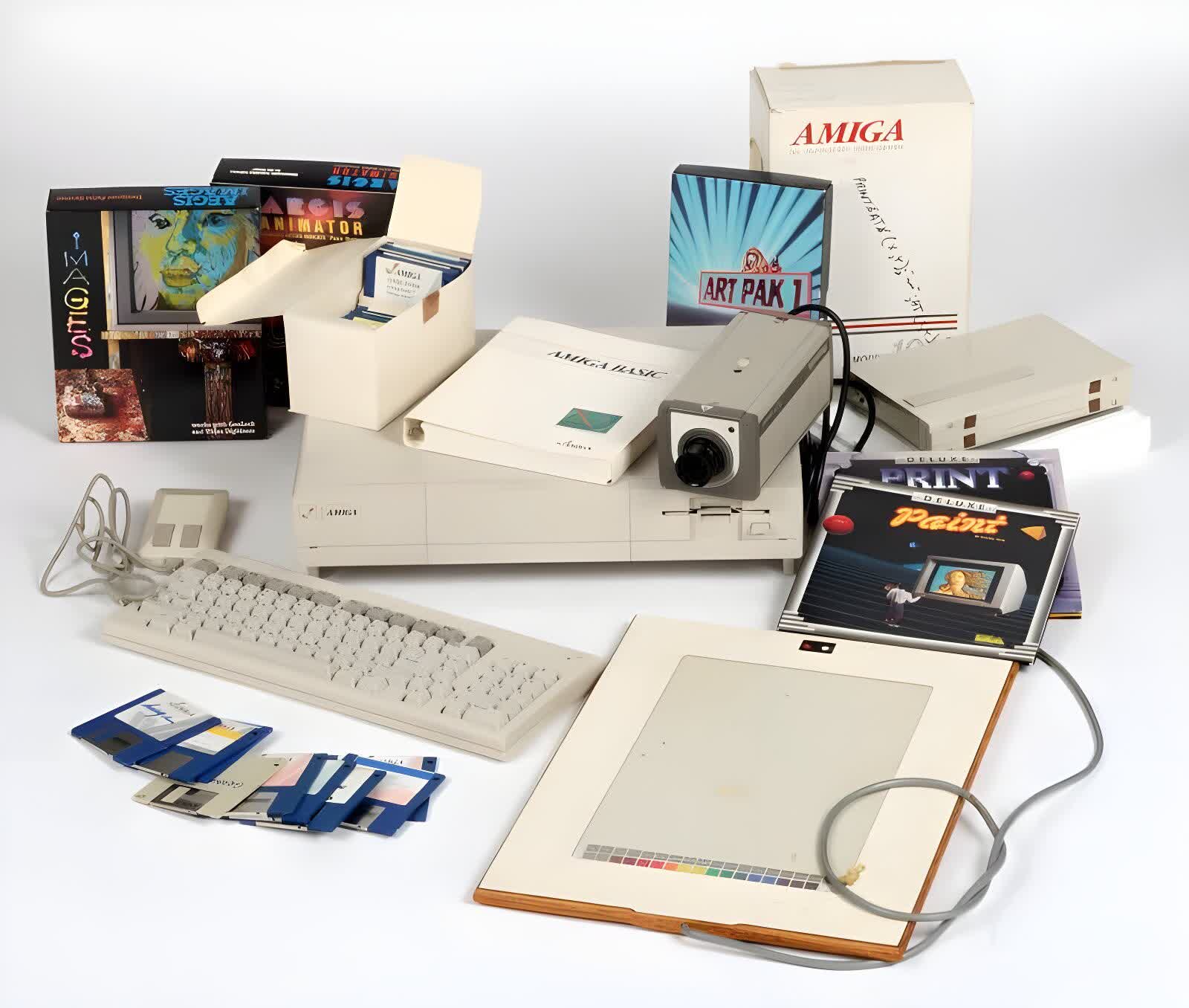 Andy Warhol pcケース Rediscovered Andy Warhol Amiga artwork on sale for $26