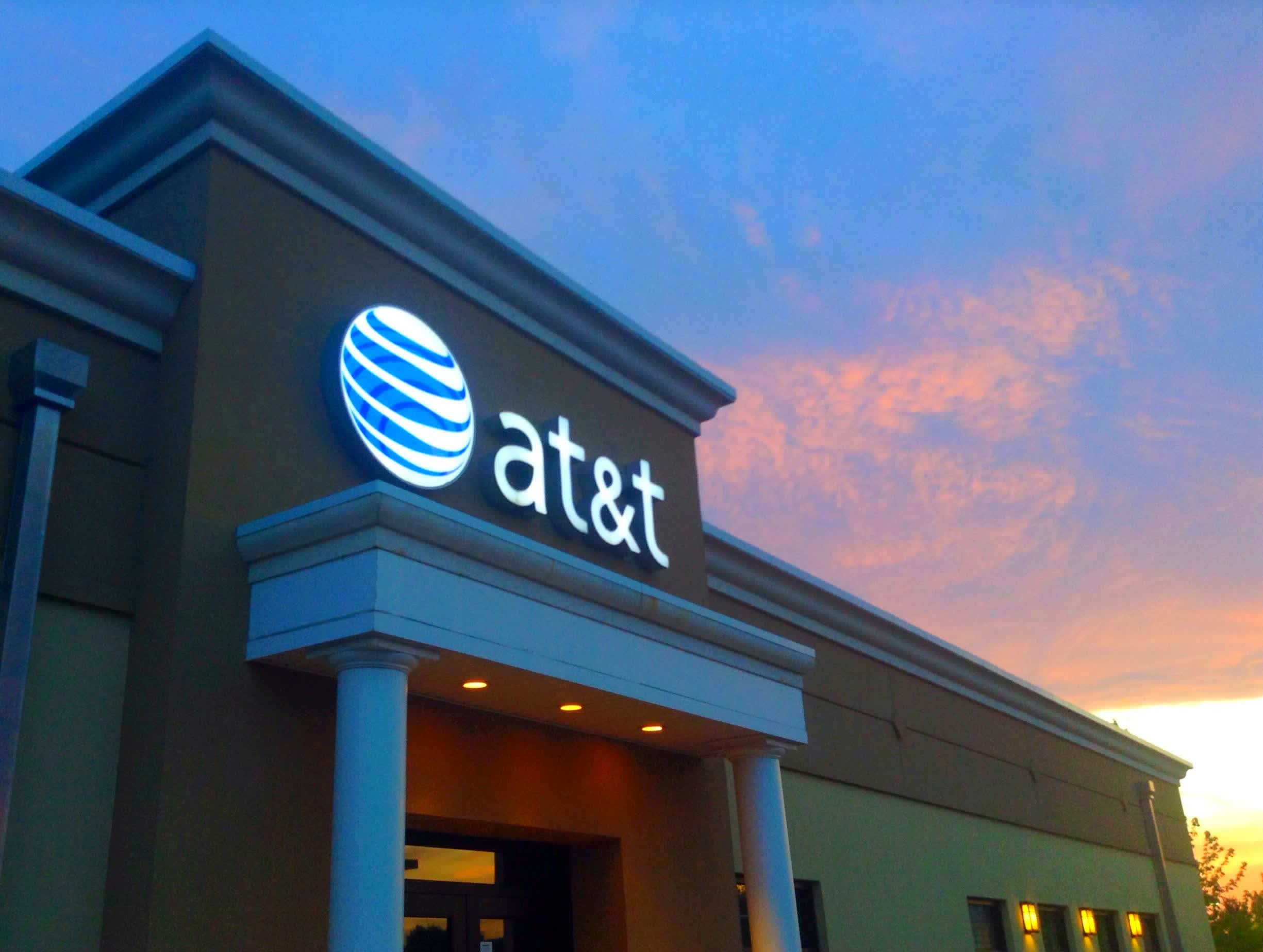 AT&T sues Broadcom for refusing to honor existing VMware service agreements
