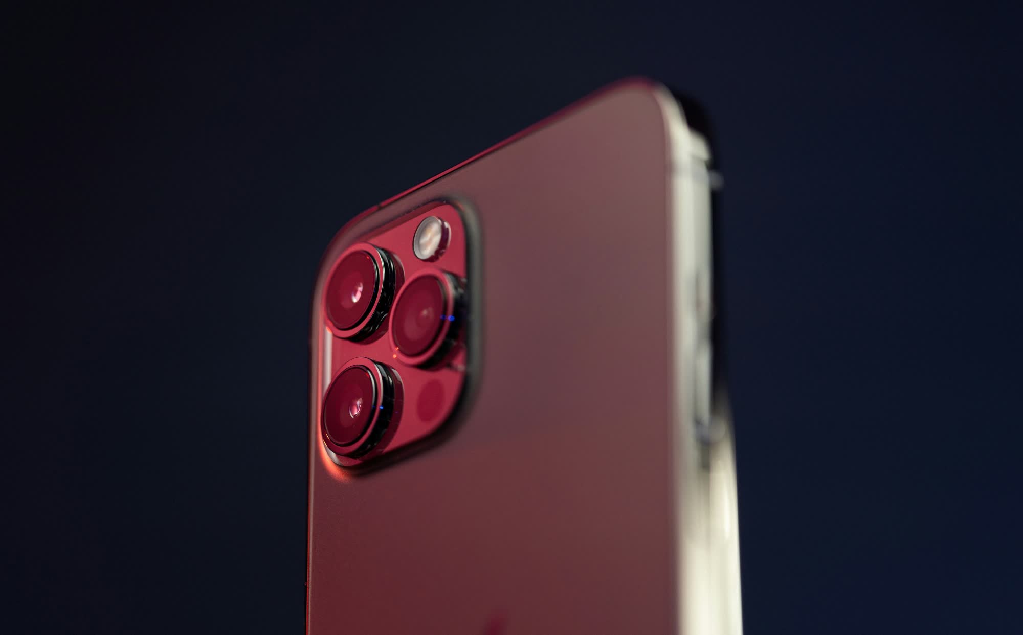 Apple's new inactivity reboot in iOS 18.1 frustrates law enforcement's access to iPhones