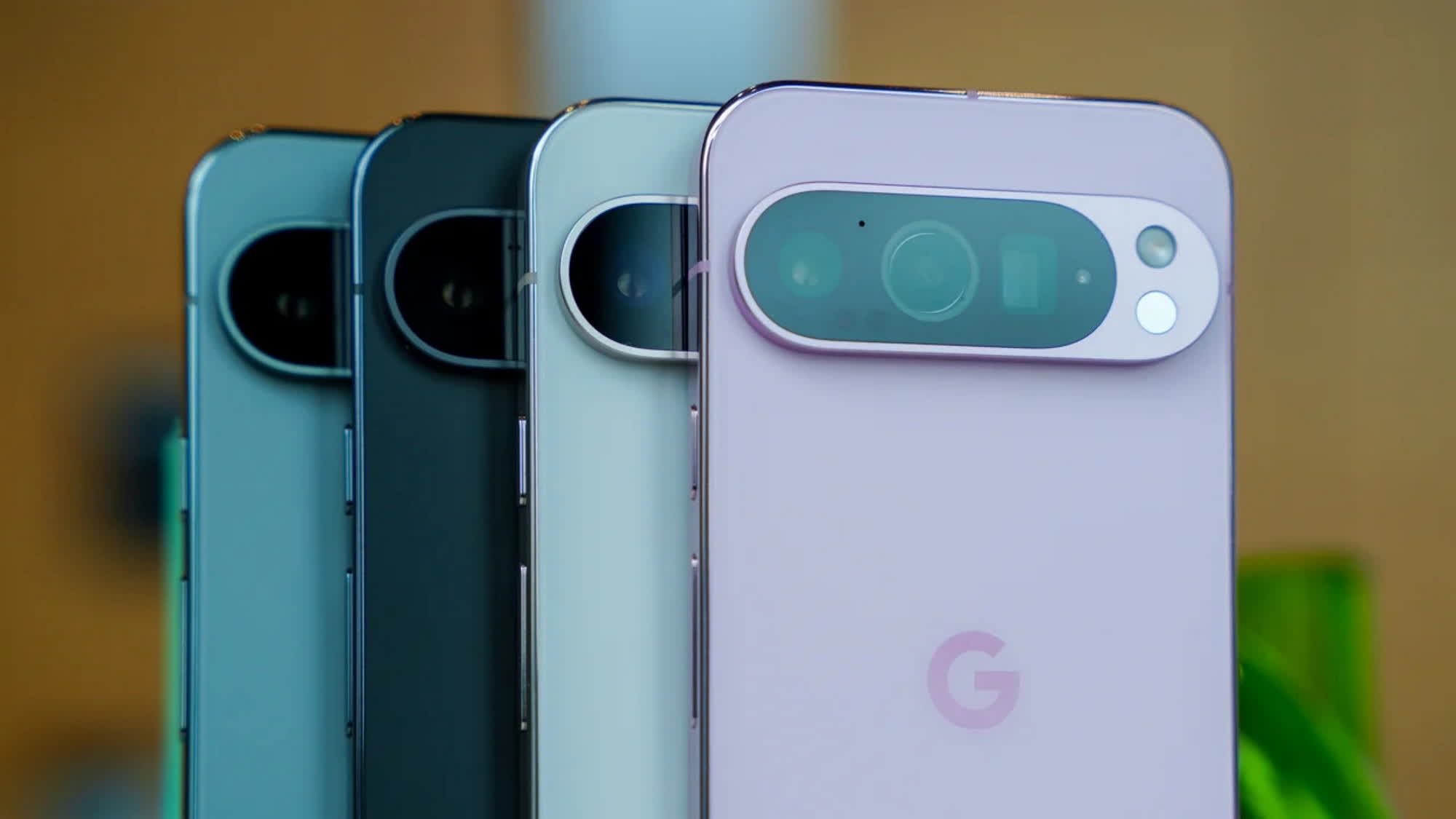 Google Pixel phones get scam detection powered by on-device AI