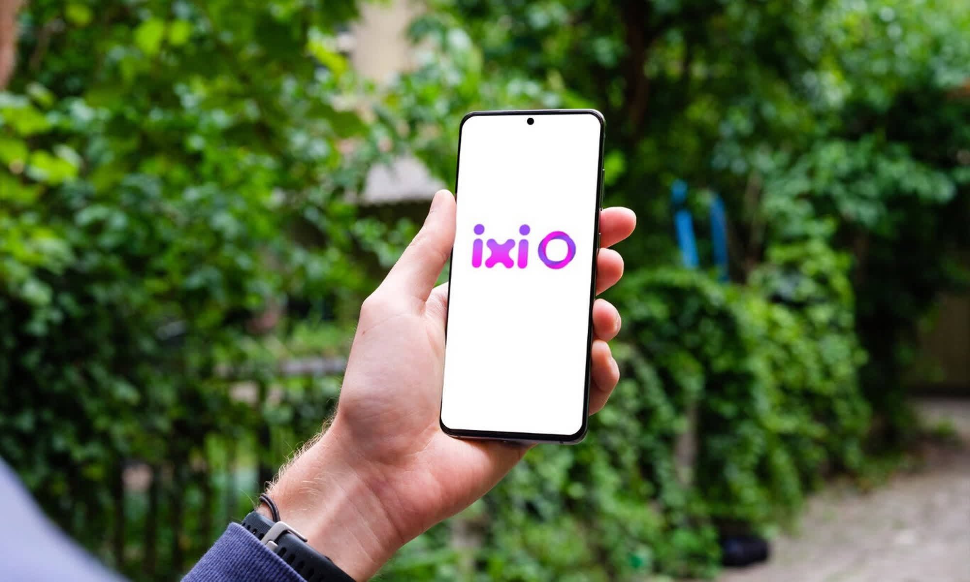 Samsung and LG are working on the world's first AI smartphone