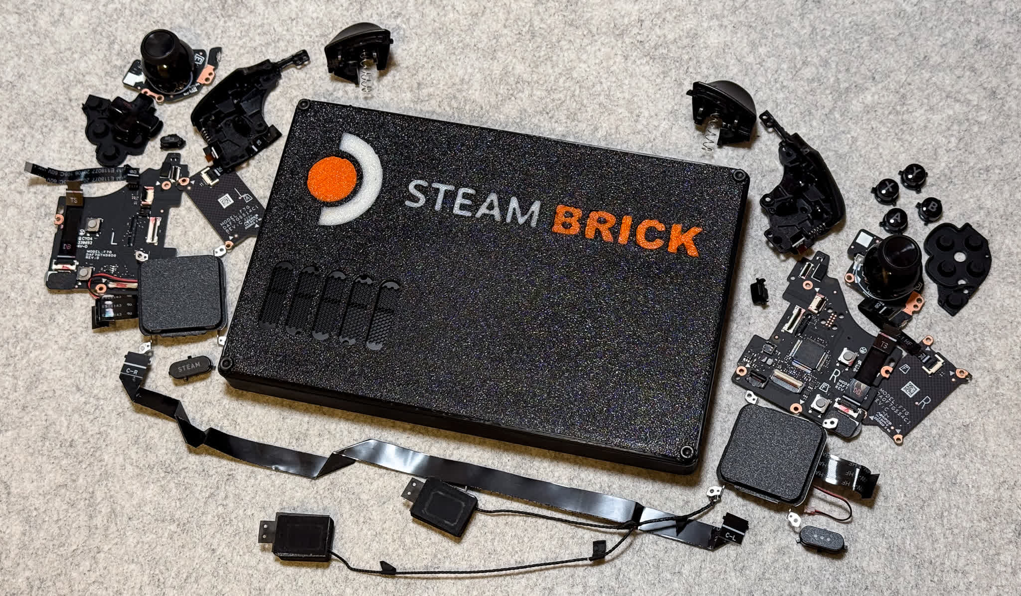 Modder turns Steam Deck handheld into a screen-free, controller-less mini PC
