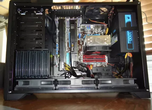 کامپیوتر خانگی مجهز به پردازنده‌های گرافیکی که برای ایجاد AlexNet استفاده شد