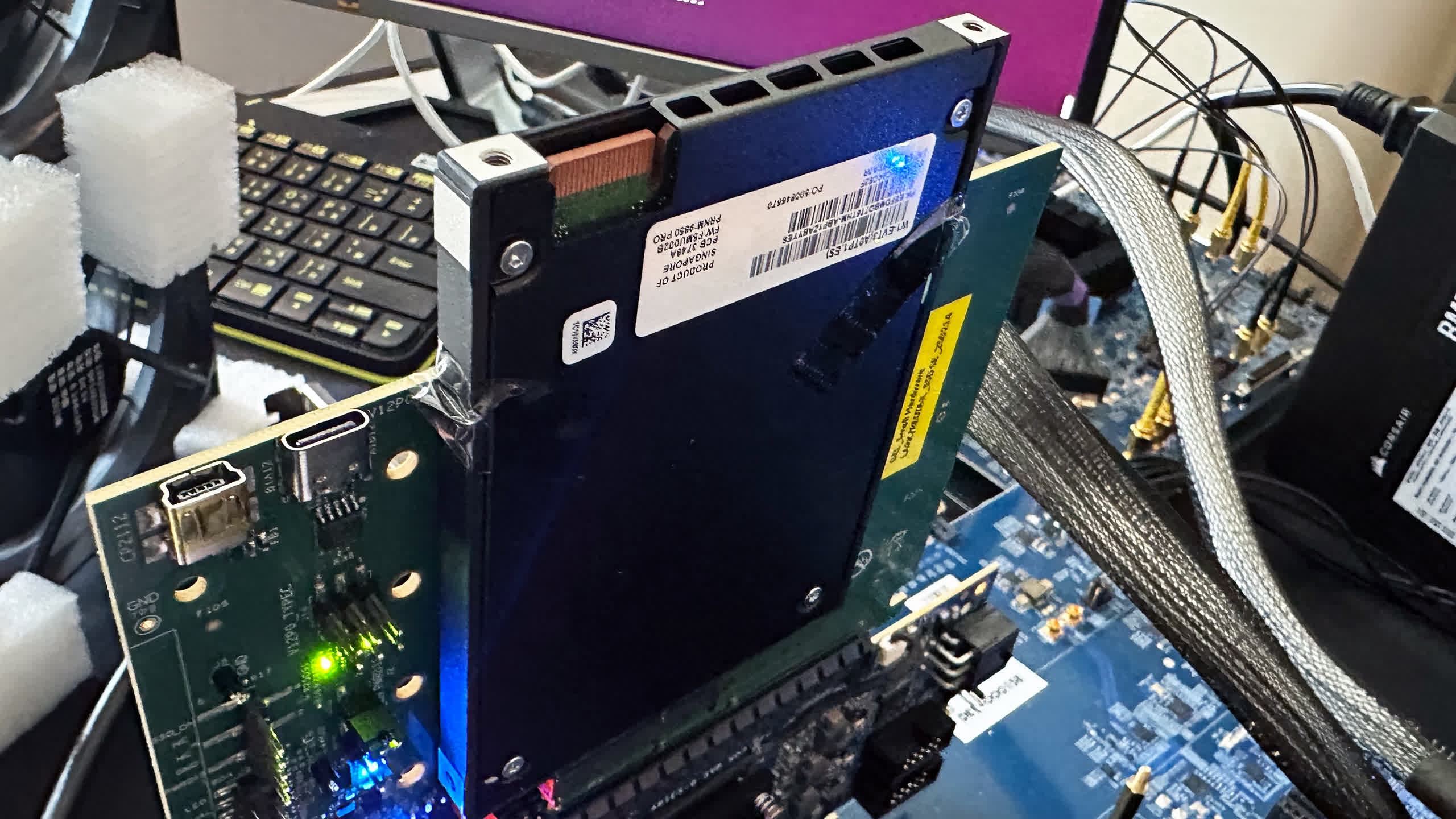 การทดลอง Micron PCIE 6.0 SSD HITS 30.25 GB/s แต่ยังไม่พร้อมสำหรับการฝึกซ้อม