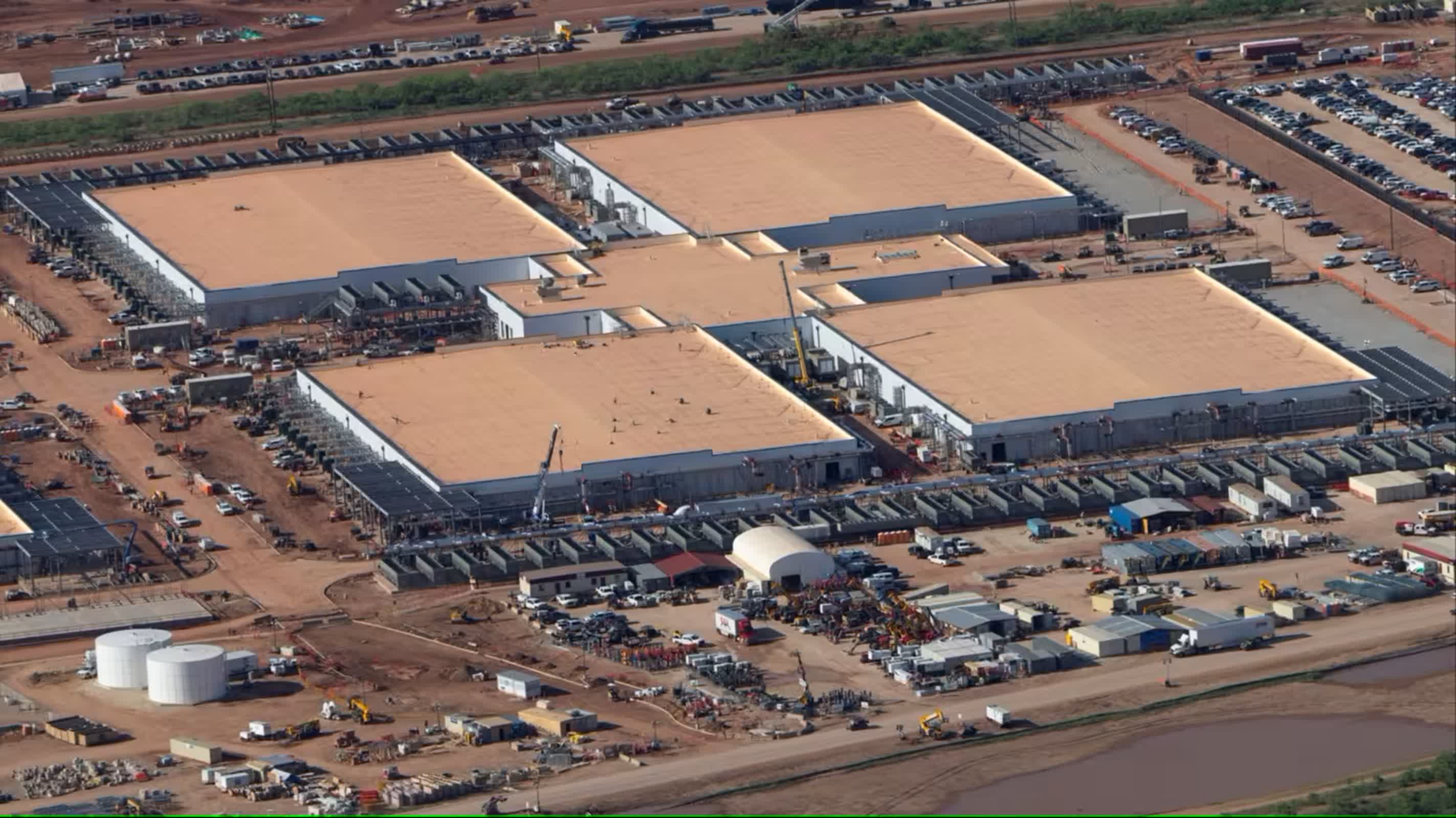 Oracle invests $40 billion in Nvidia chips to build one of the world's largest data centers