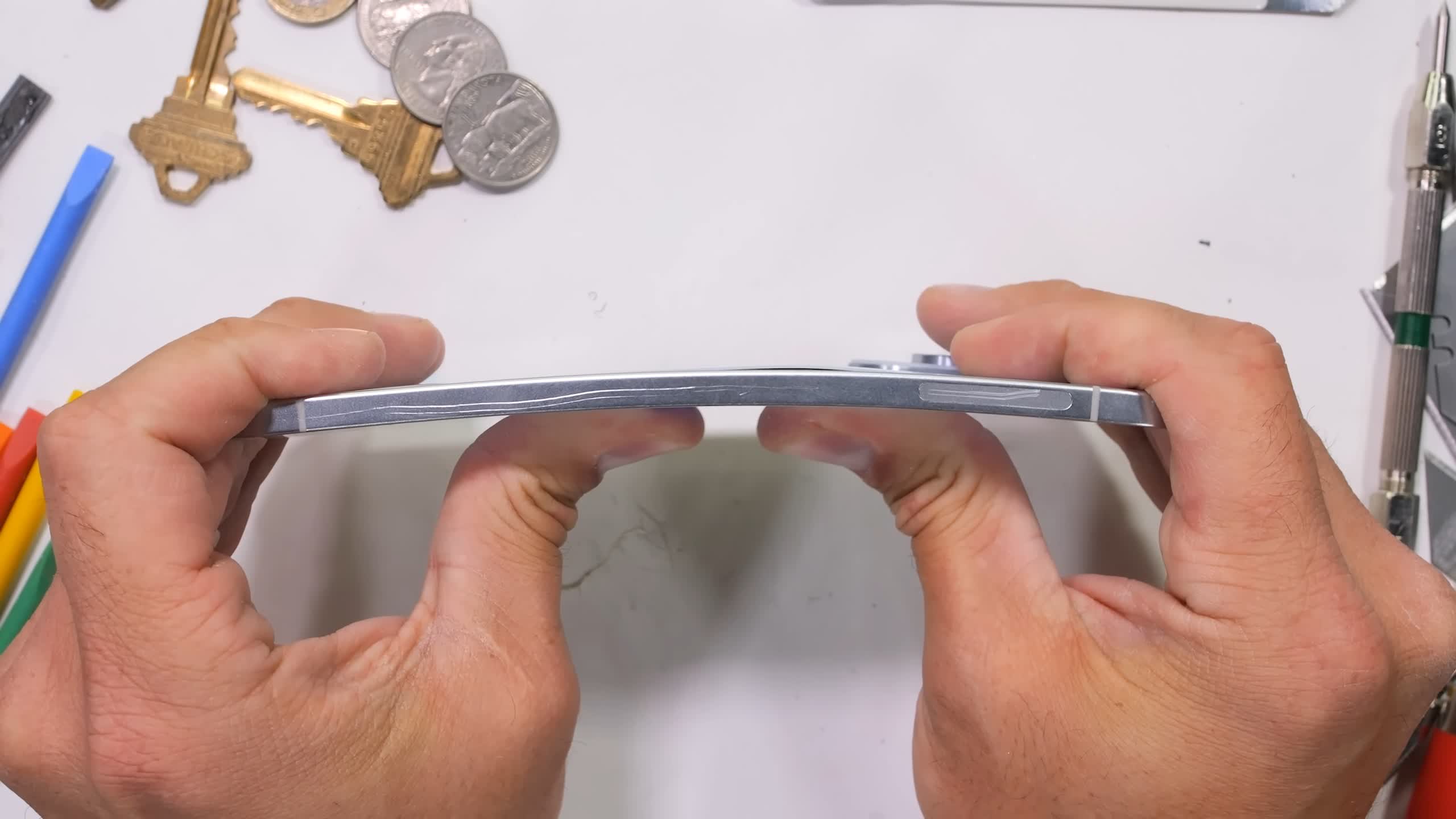 Can the ultra-slim Samsung Galaxy S25 Edge survive the bend test?