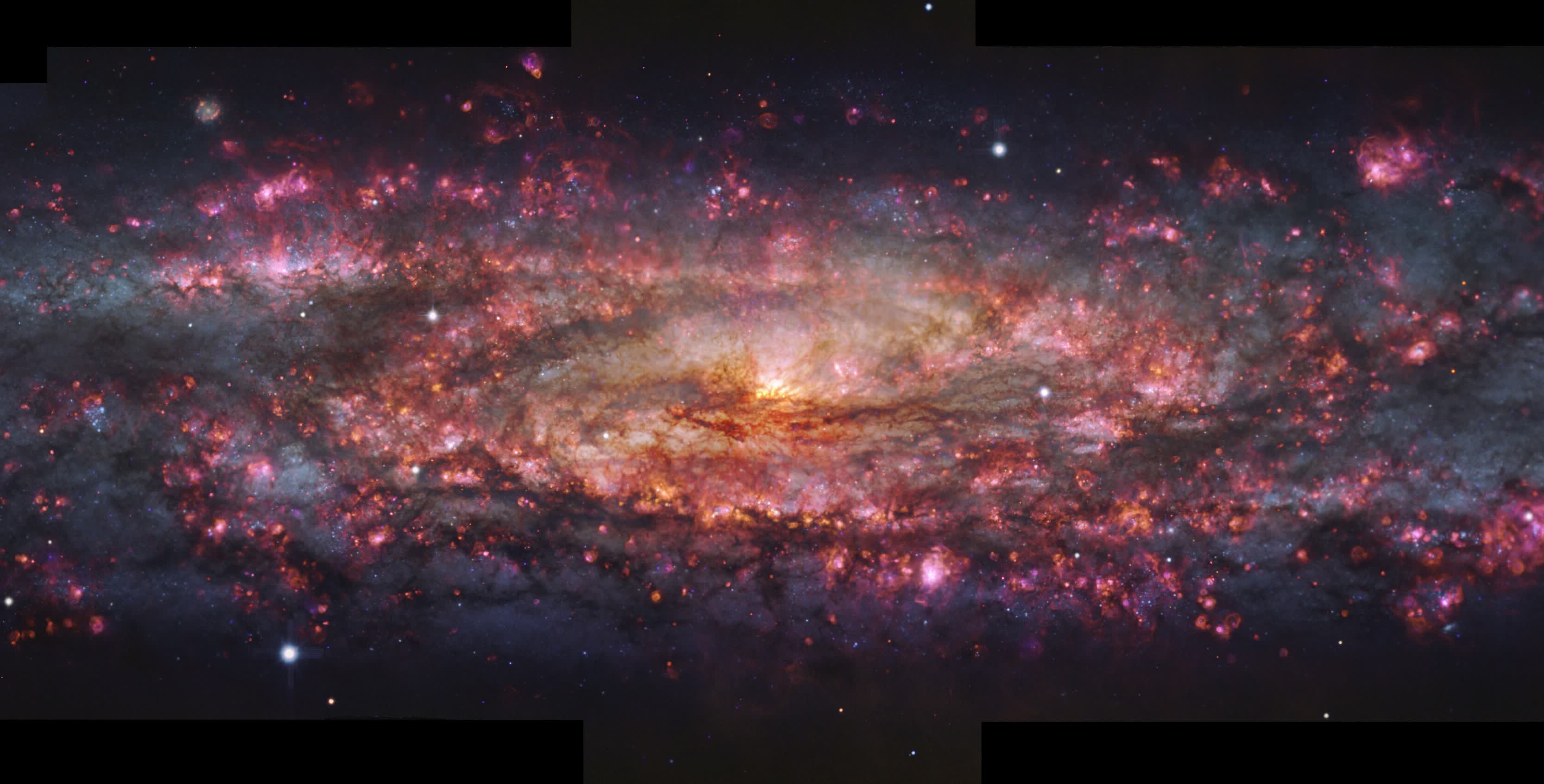 Astronomers capture ultra-detailed image of nearby Sculptor galaxy