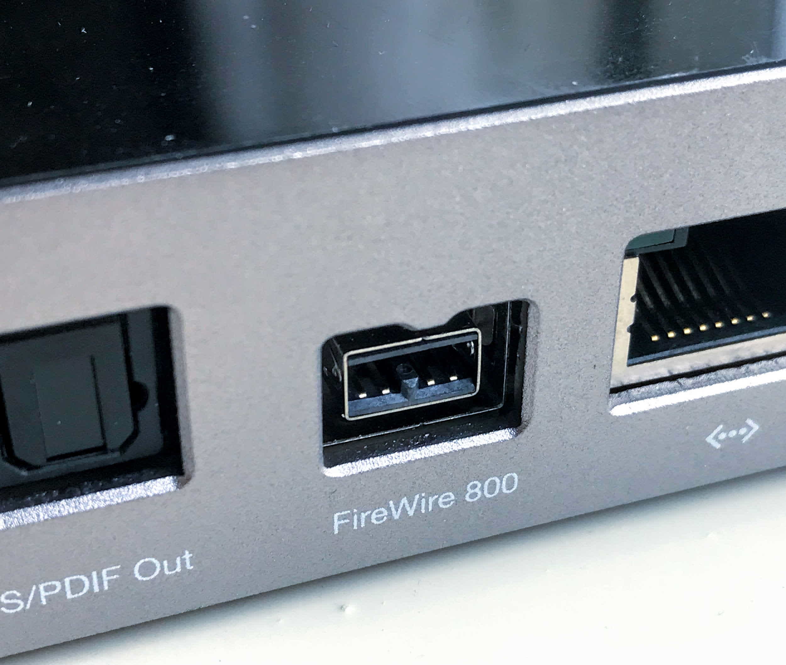 The USB killer is dead: Apple drops FireWire support in macOS 26