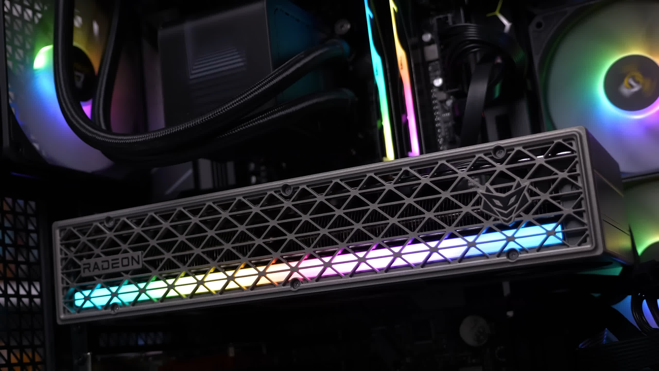 Razer introduces new Thunderbolt 5 dock and eGPU enclosure