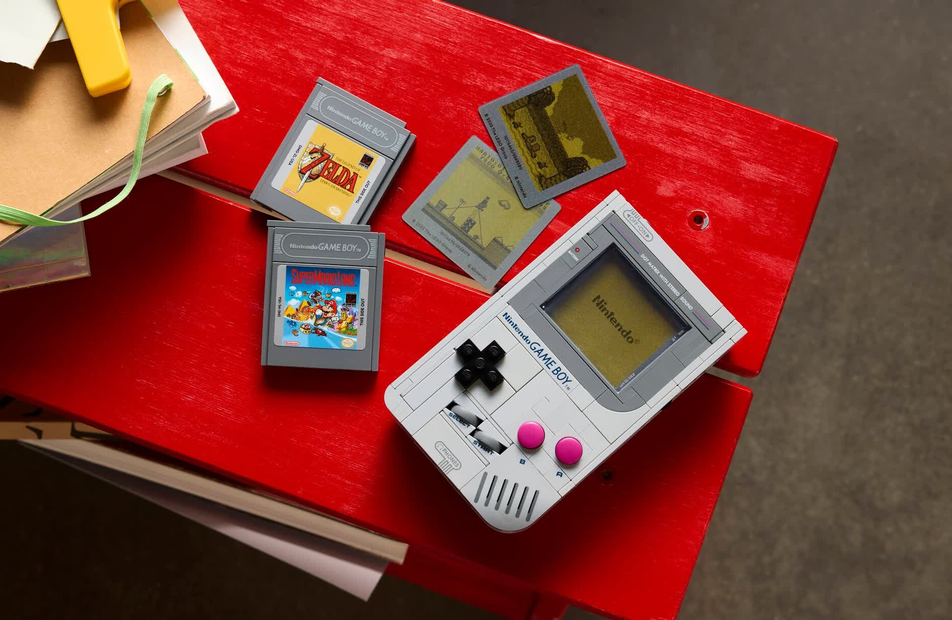 Lego's new Game Boy set comes with swappable cartridges and gameplay screens