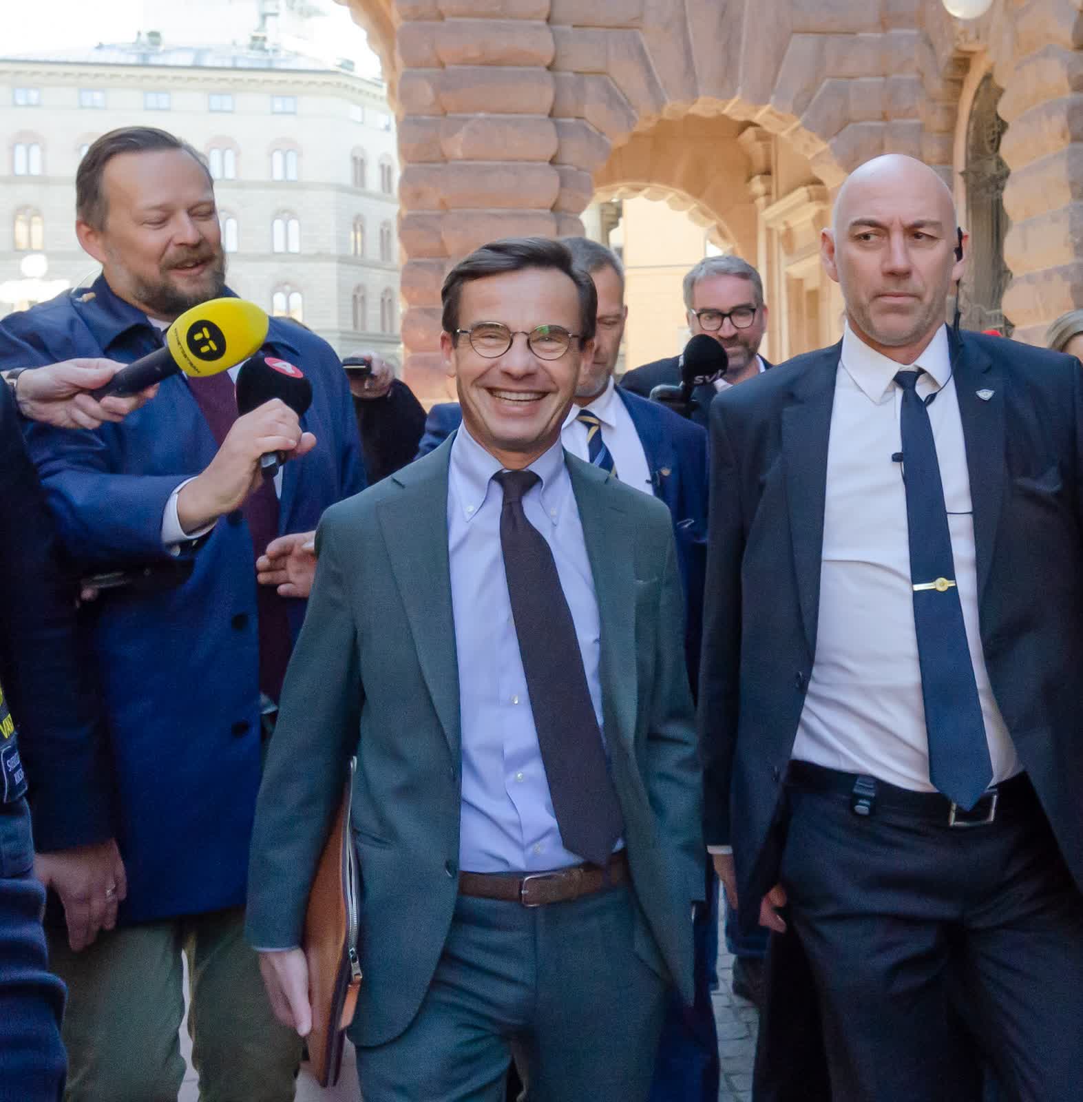 Swedish prime minister admits using AI chatbots for political decisions