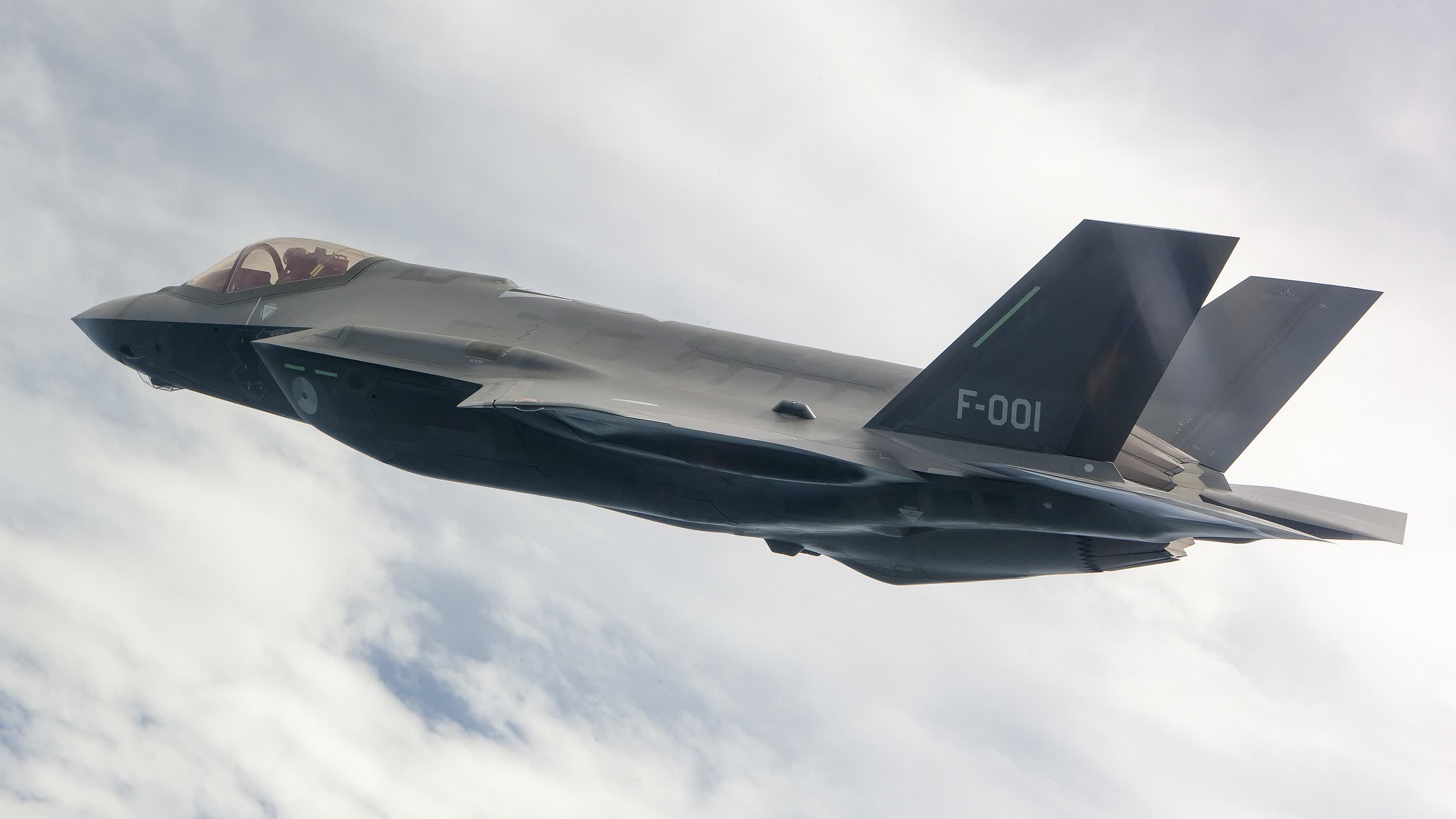US Air Force F-35 crashes after pilot's 50-minute conference call with Lockheed engineers