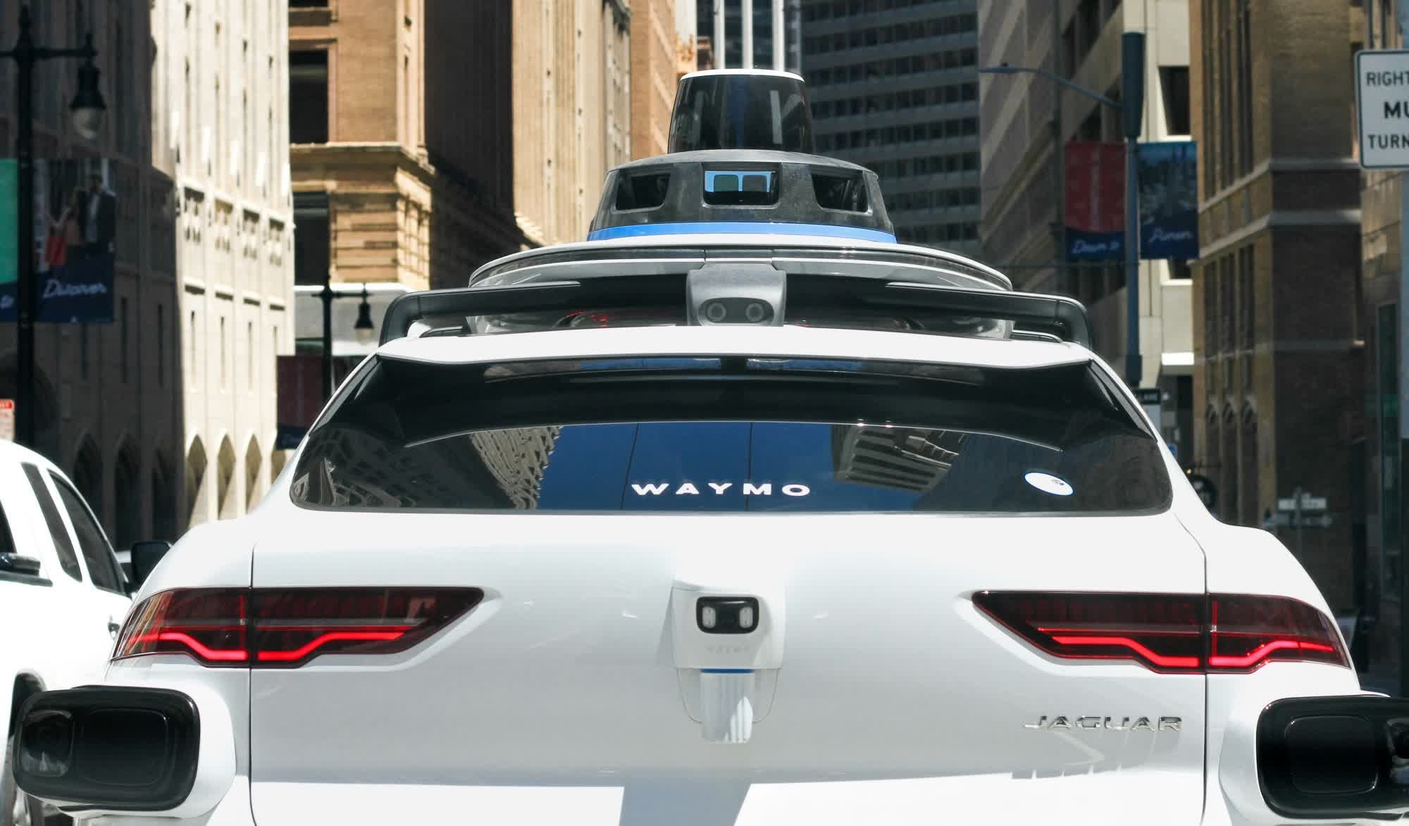 Waymo teams up with Lyft to expand self-driving services to Nashville