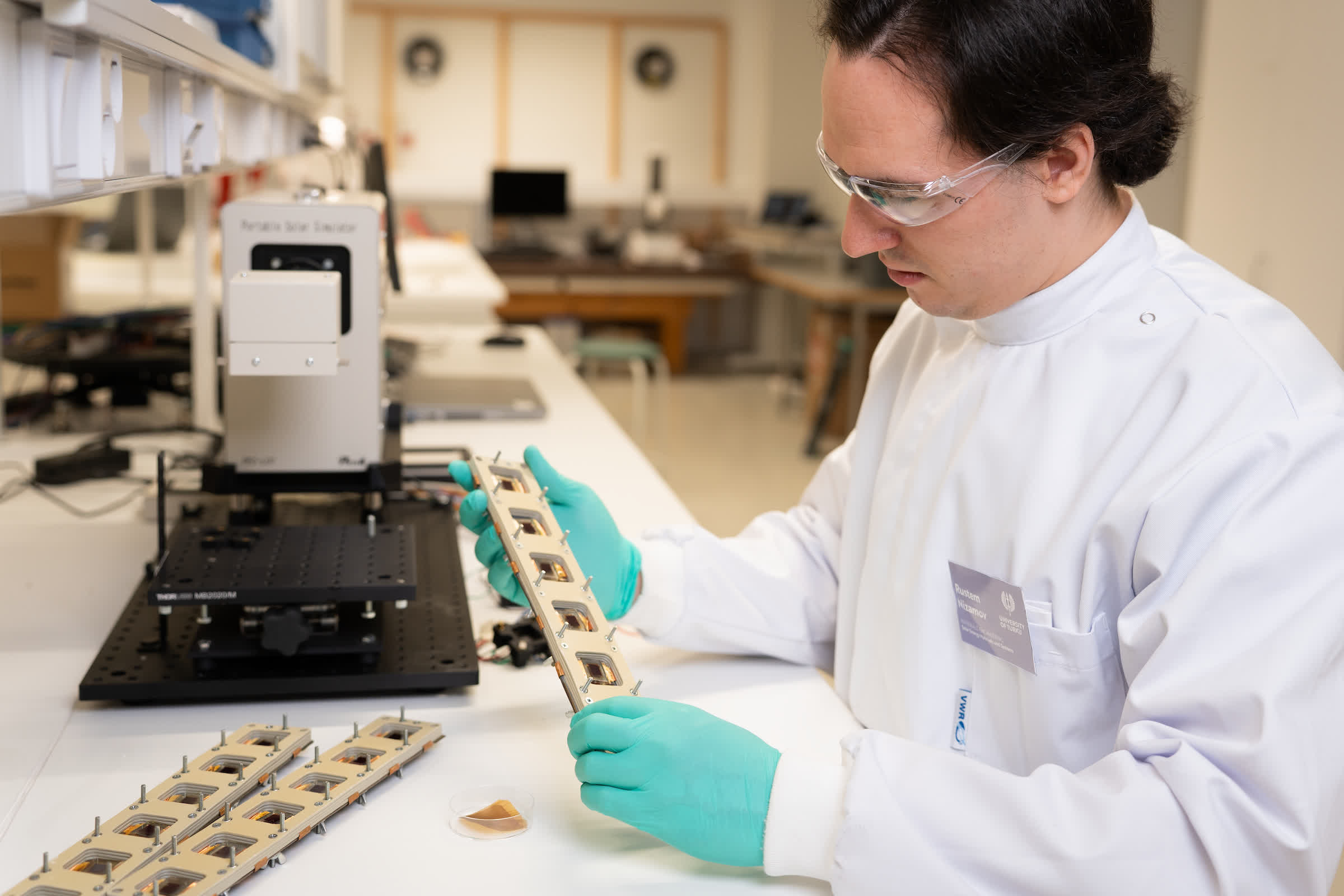 Onion skin film extends solar panel lifespan