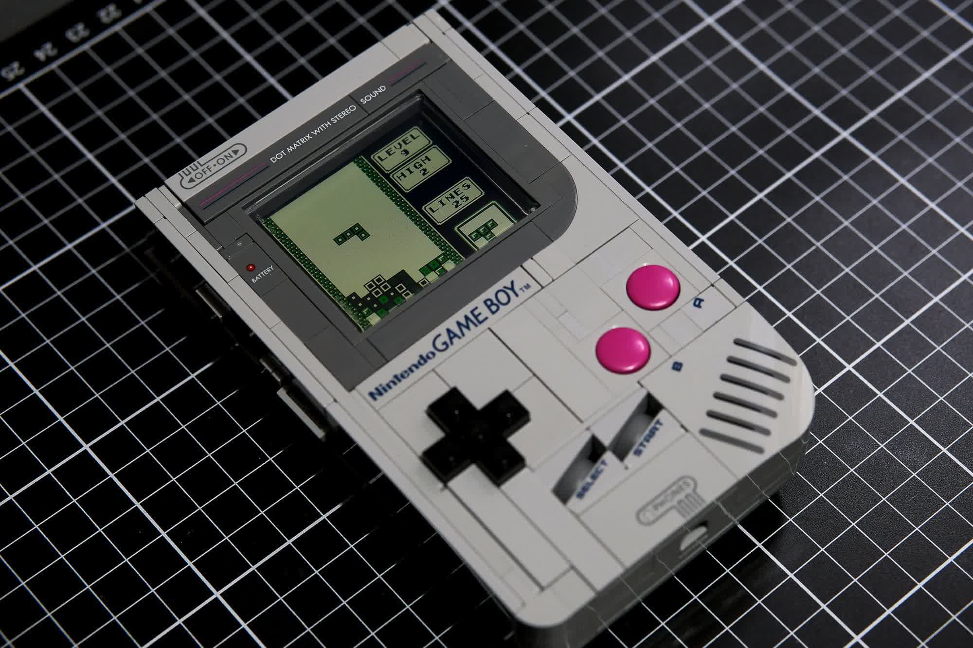 Modder turns Lego Game Boy into a fully working console