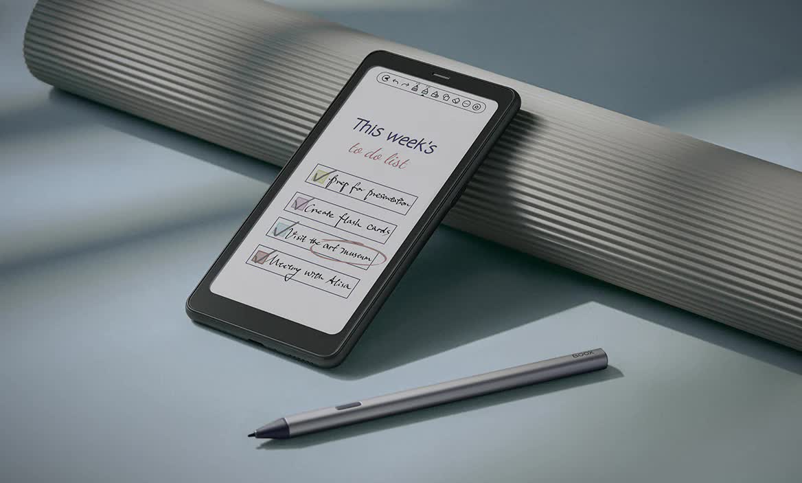 The Boox Palma 2 Pro is an Android 15-powered color e-reader with