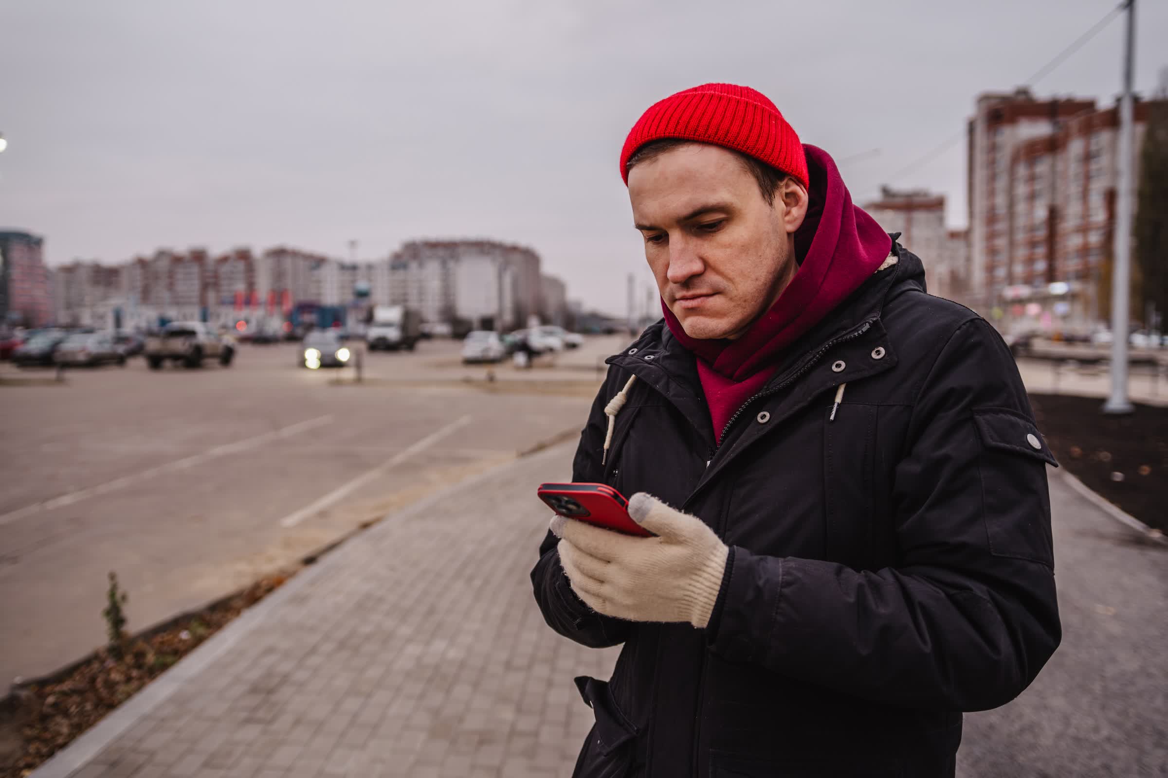 Russia cuts mobile data for travelers to combat drone attacks