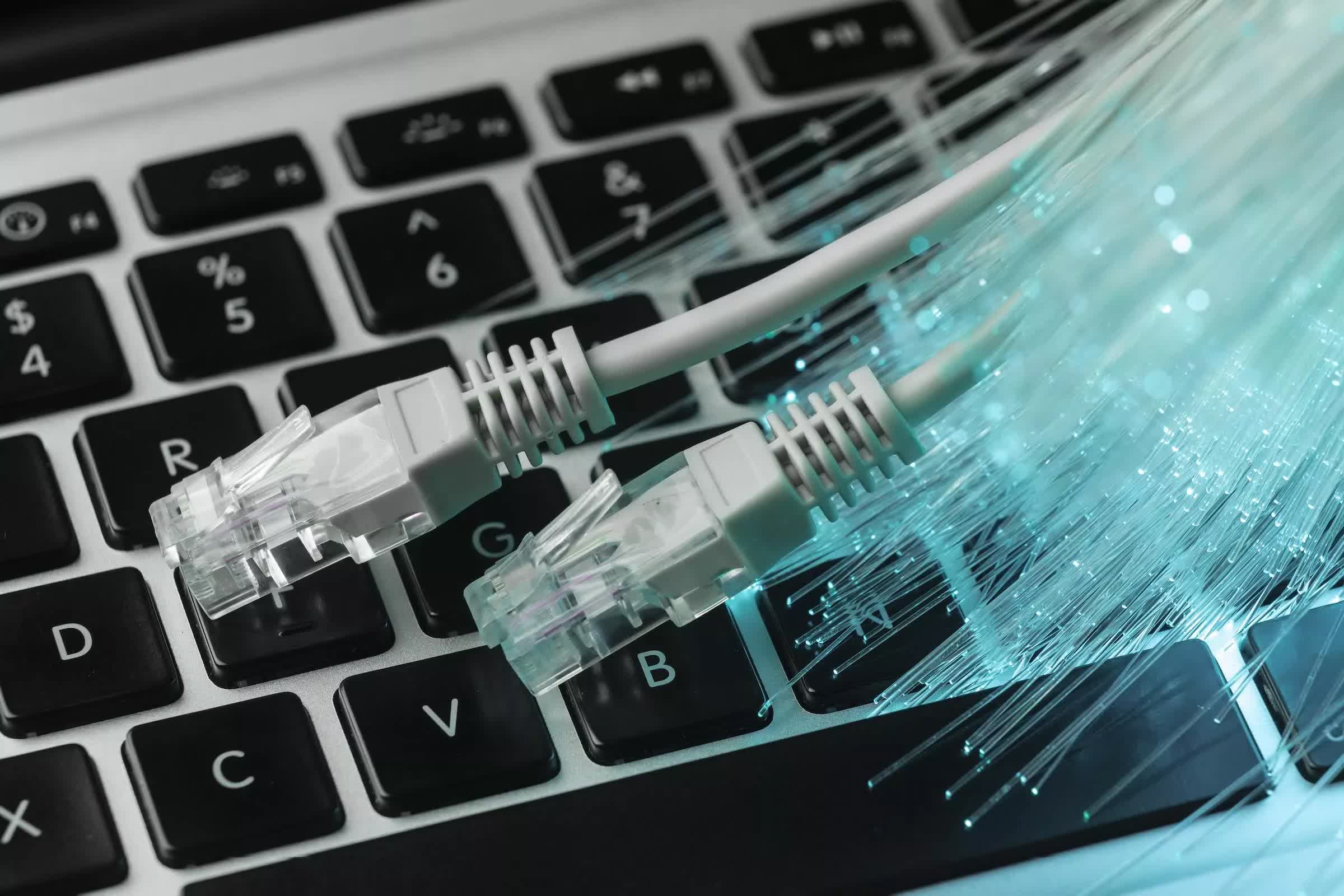 FCC rolls back plan to make cybersecurity a legal duty for telecom carriers