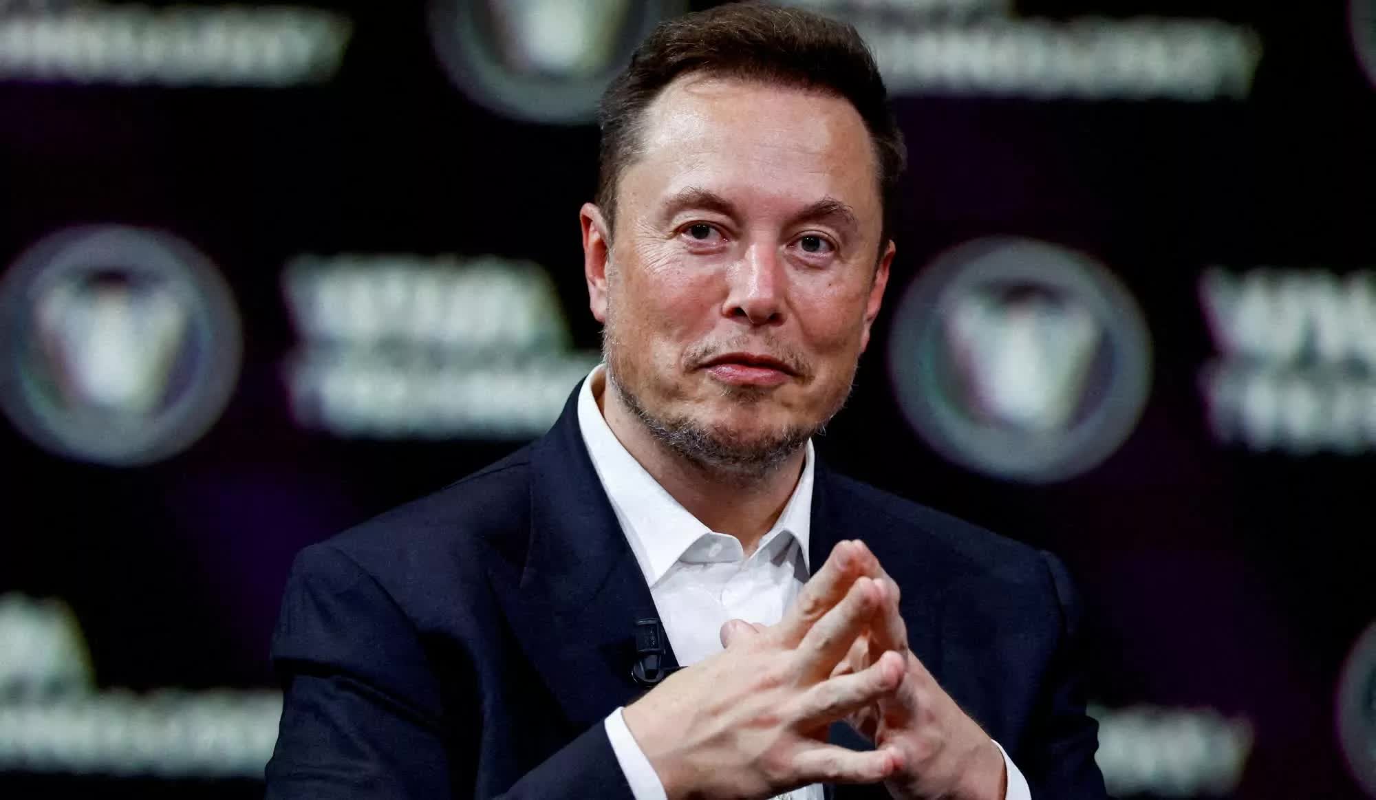 Elon Musk admits no automakers want Tesla's FSD technology