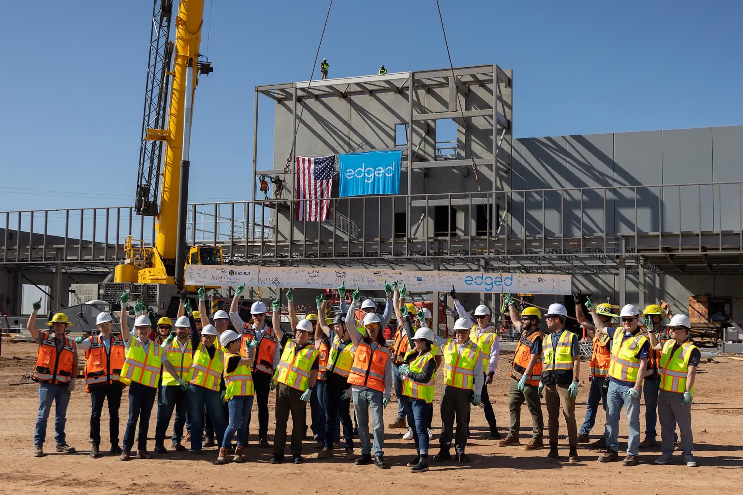 Data centers drive US construction growth amid broader slowdown