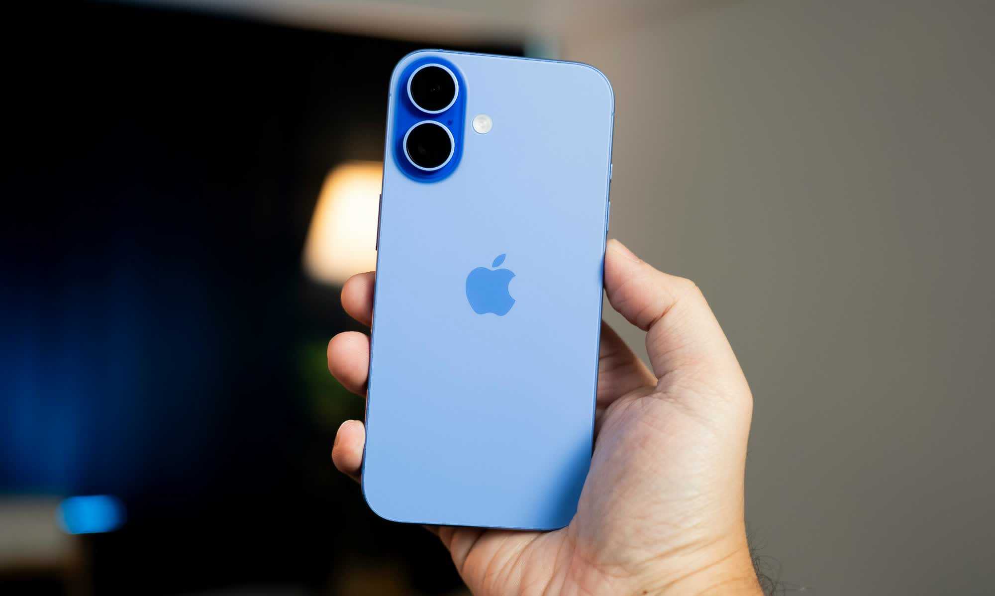 Apple iPhone captured seven of the top 10 best-selling phones in 2025