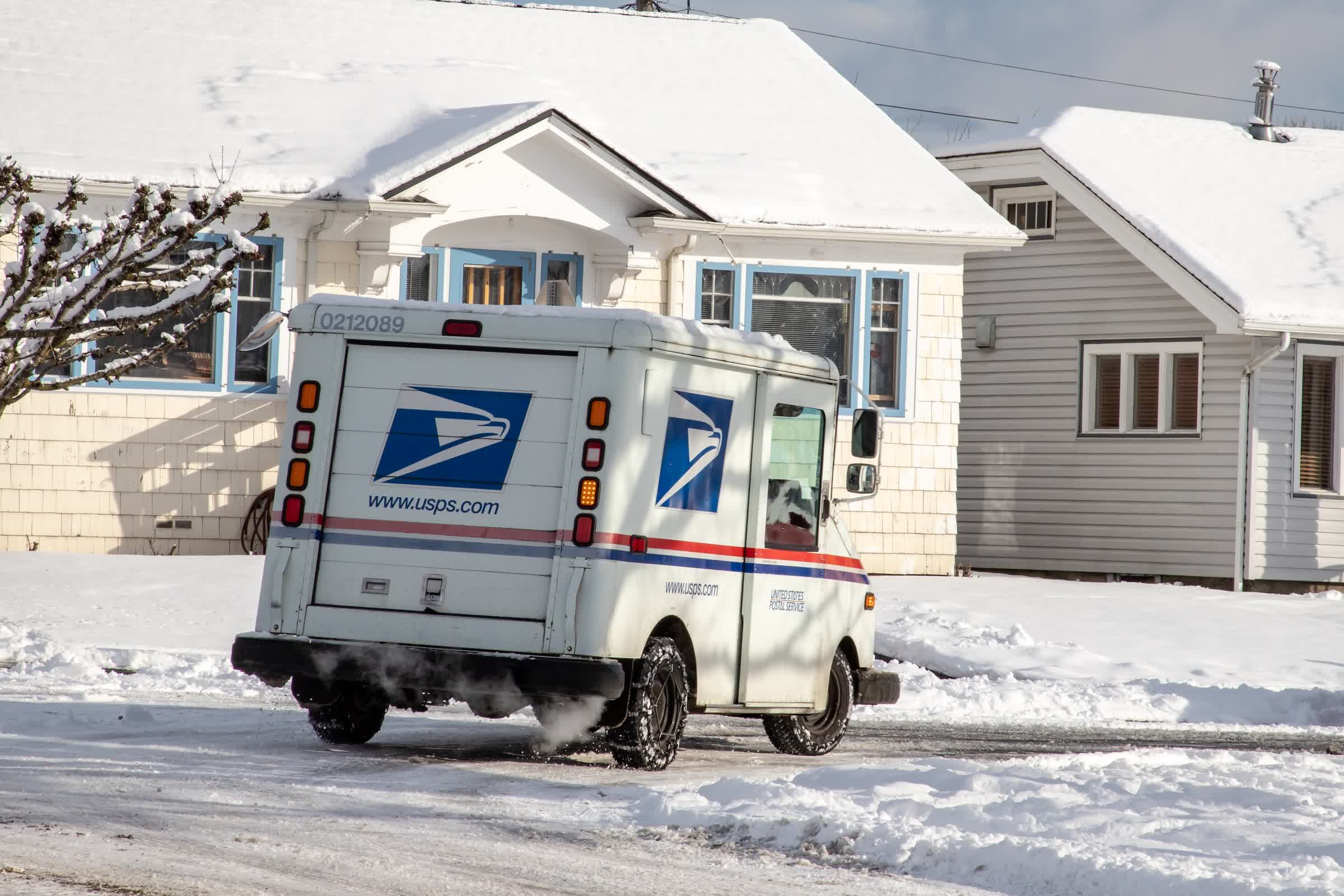 Amazon and USPS reach new shipping deal that keeps most package volume intact