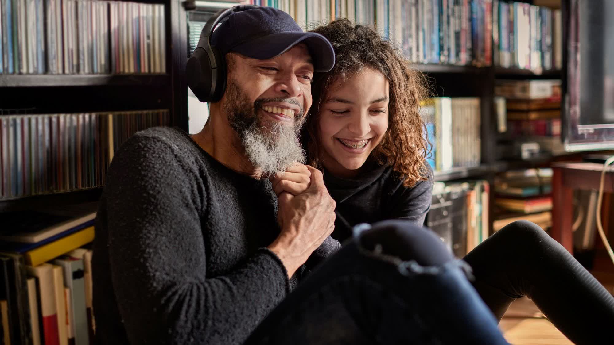 Windows can now share audio to two Bluetooth headphones at once, sort of