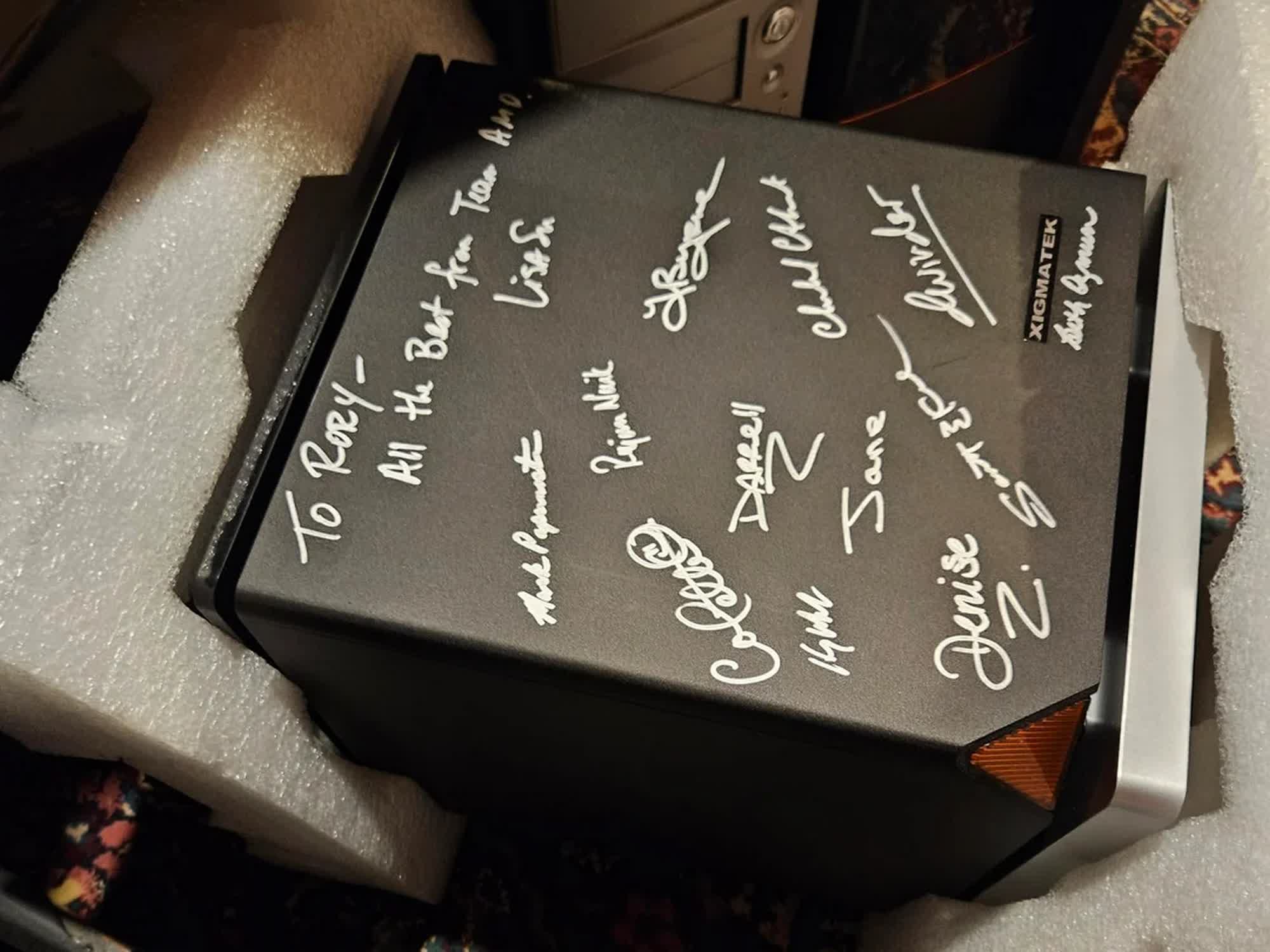 A one-of-a-kind AMD PC signed by Lisa Su was sitting unopened in a basement for a decade