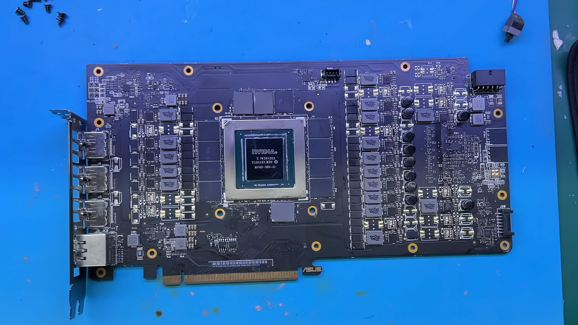 Scammers are selling fake RTX 4090 graphics cards with plastic GPU dies and missing memory