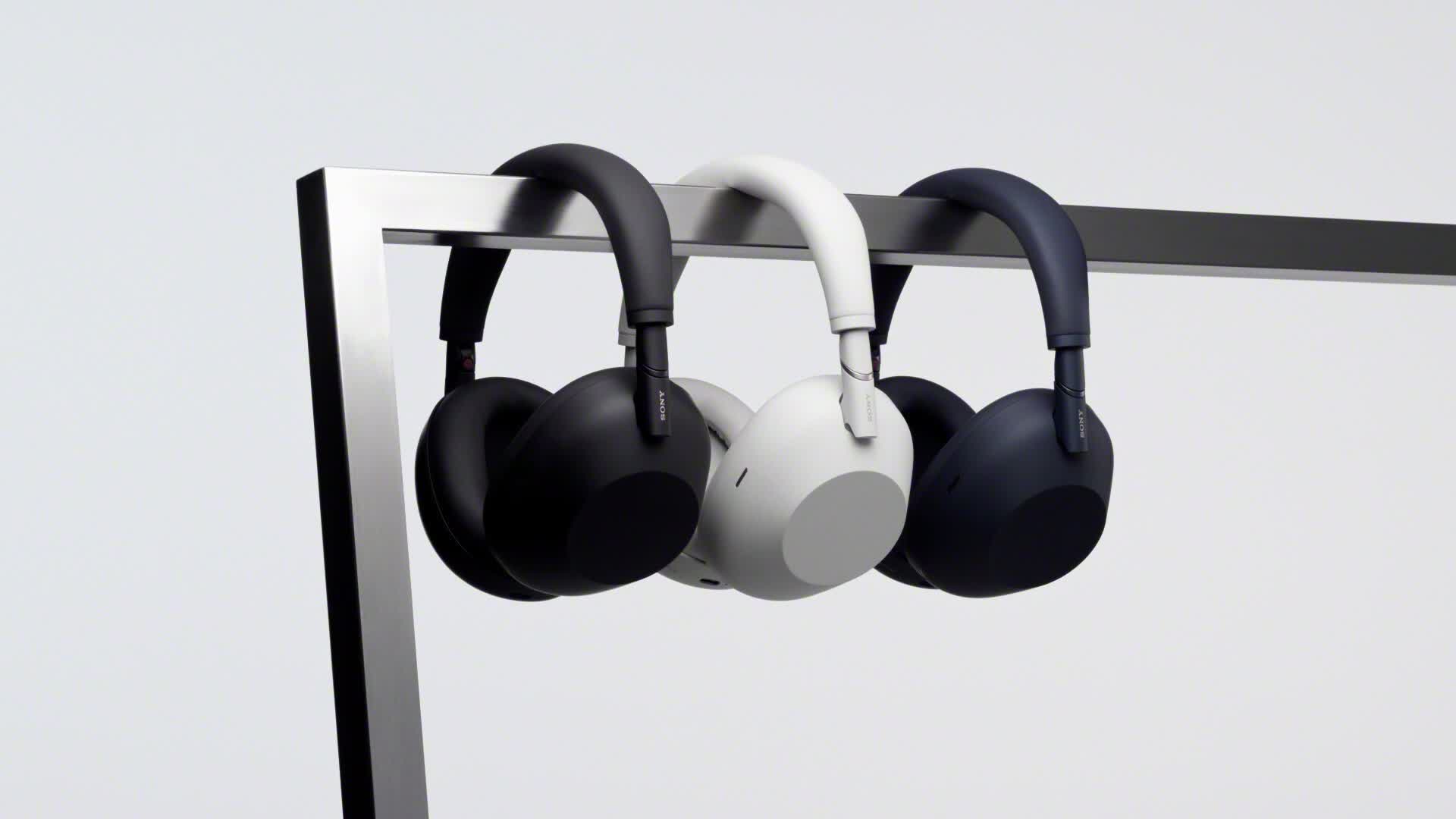 A free app lets Sony headphones do head tracking for racing and flight sims